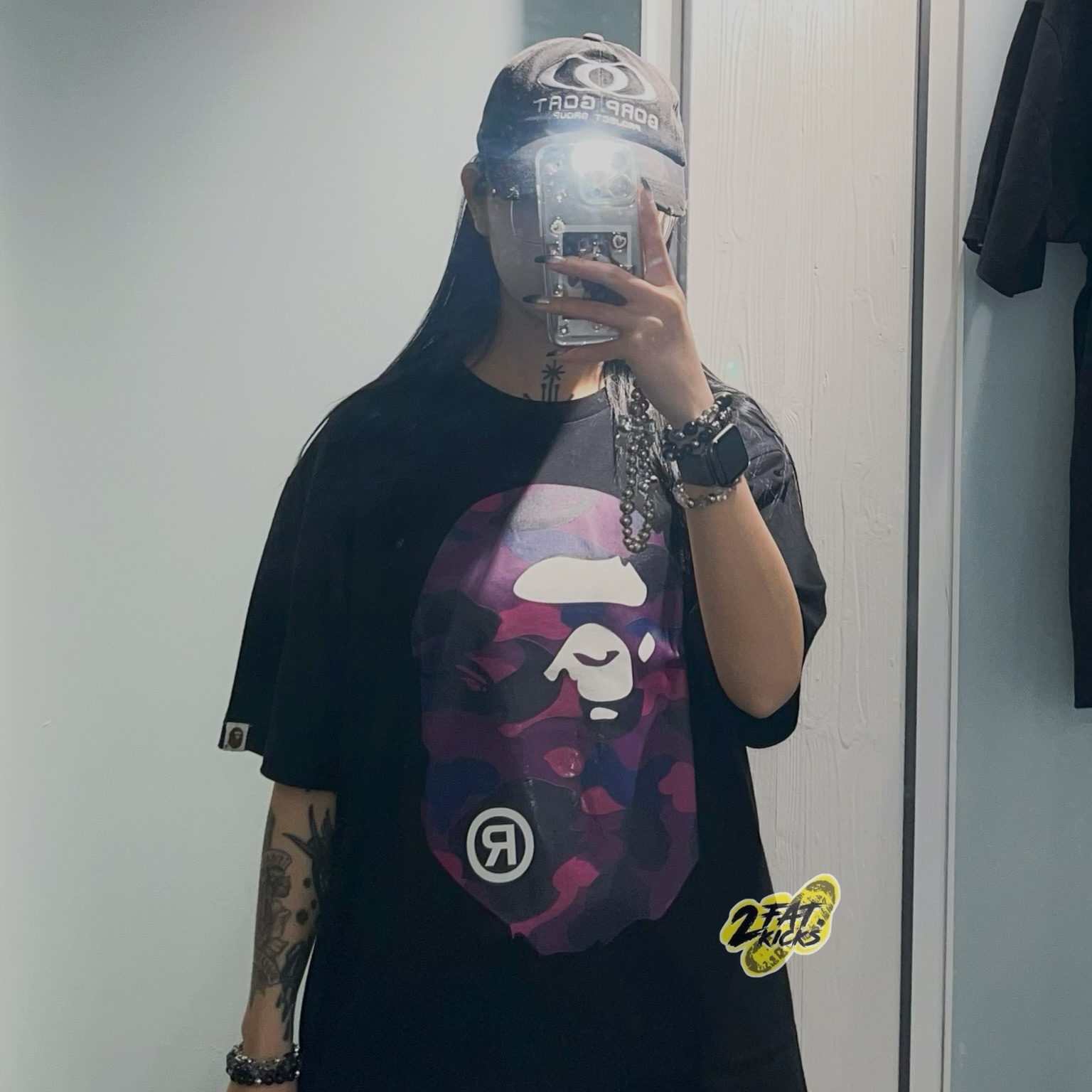 BAPE Color Camo Big Ape Head T-Shirt Black Purple, BAPE Color Camo Big Ape Head T-Shirt Black Navy 착용 스타일 - 1