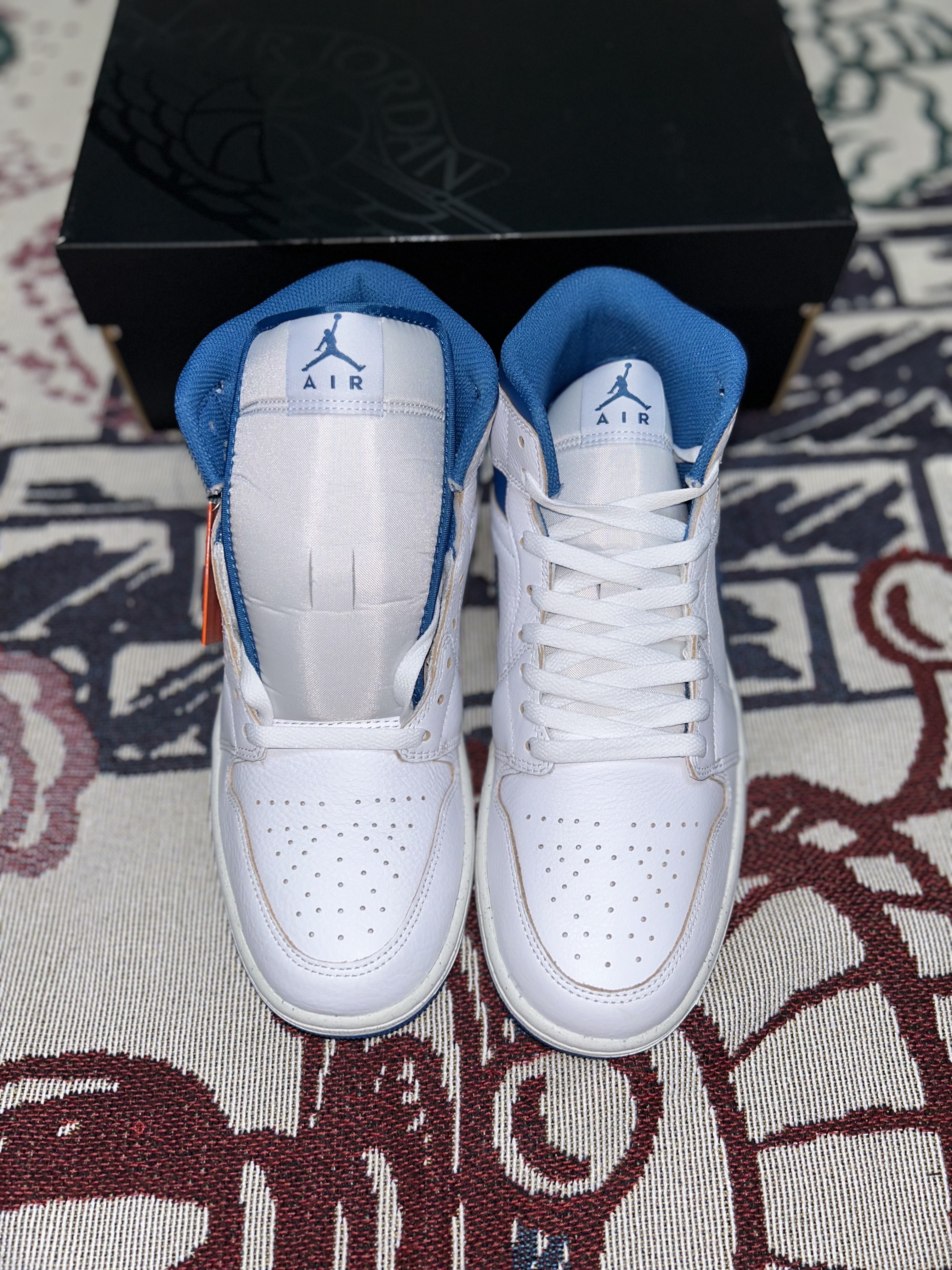 Jordan 1 Mid SE Industrial Blue White 착용 스타일 - 2