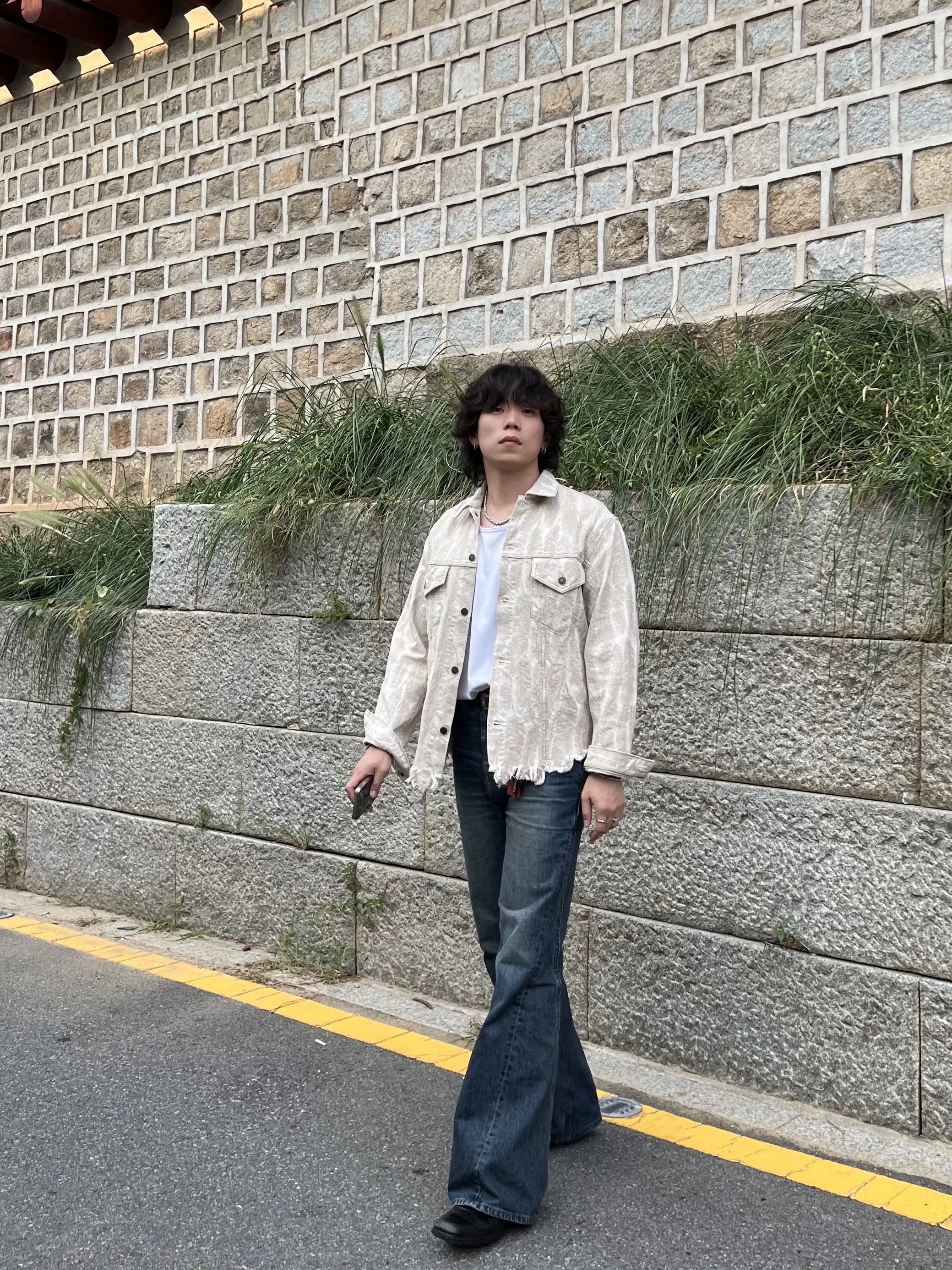 Kapital 12 oz. Feather Denim 3rd Jacket White 착용 스타일