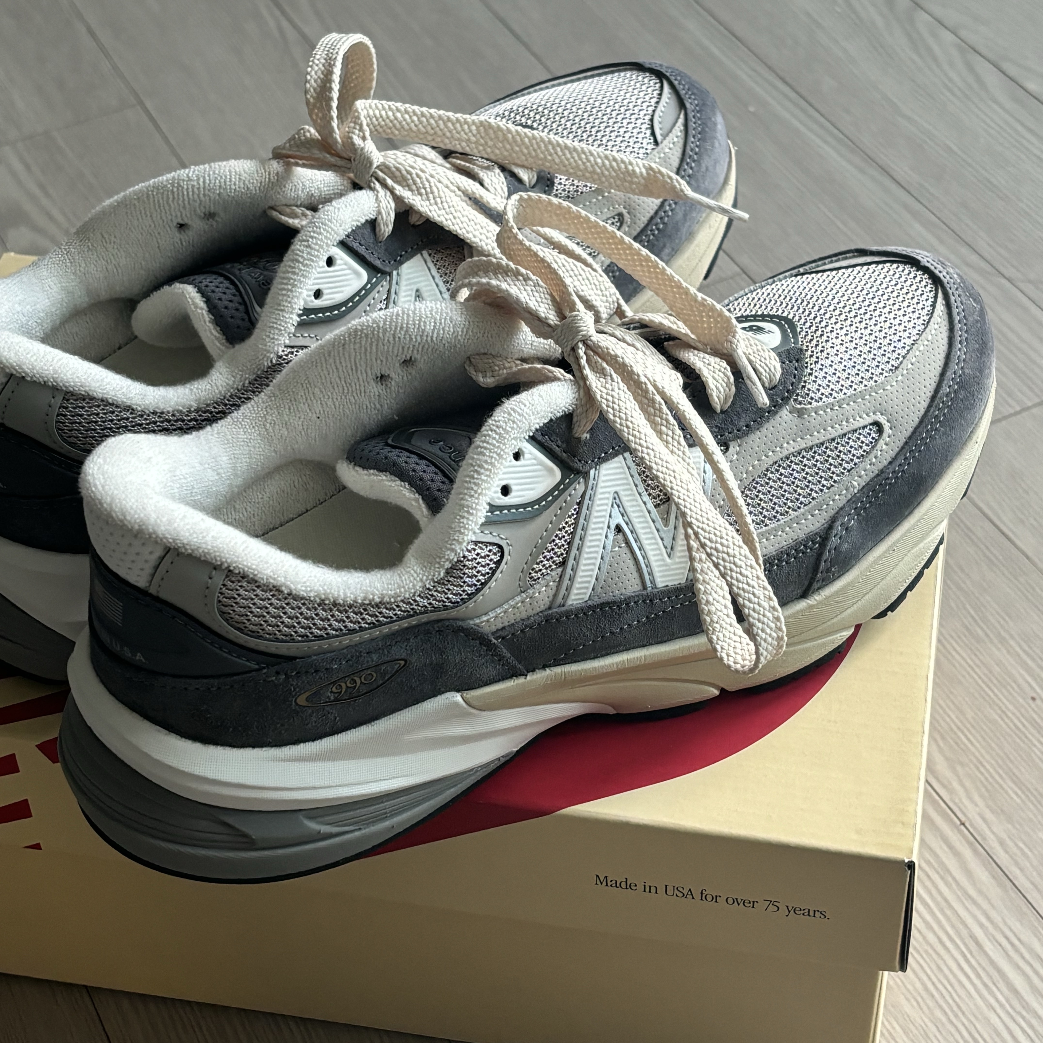New Balance 990v6 Made in USA Castlerock Moonrock 착용 스타일 - 2