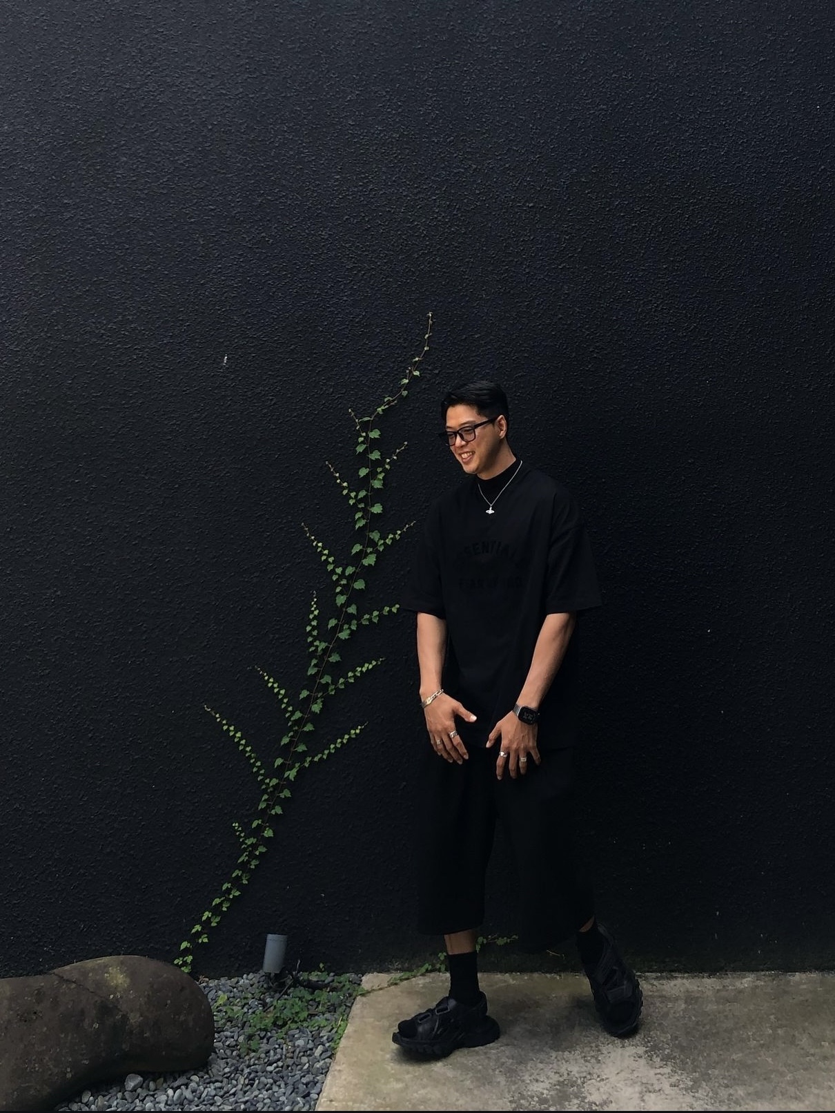 Essentials The Black Collection T-Shirt Black - 23SS, (W) Balenciaga Track Sandal Black 착용 스타일 - 2