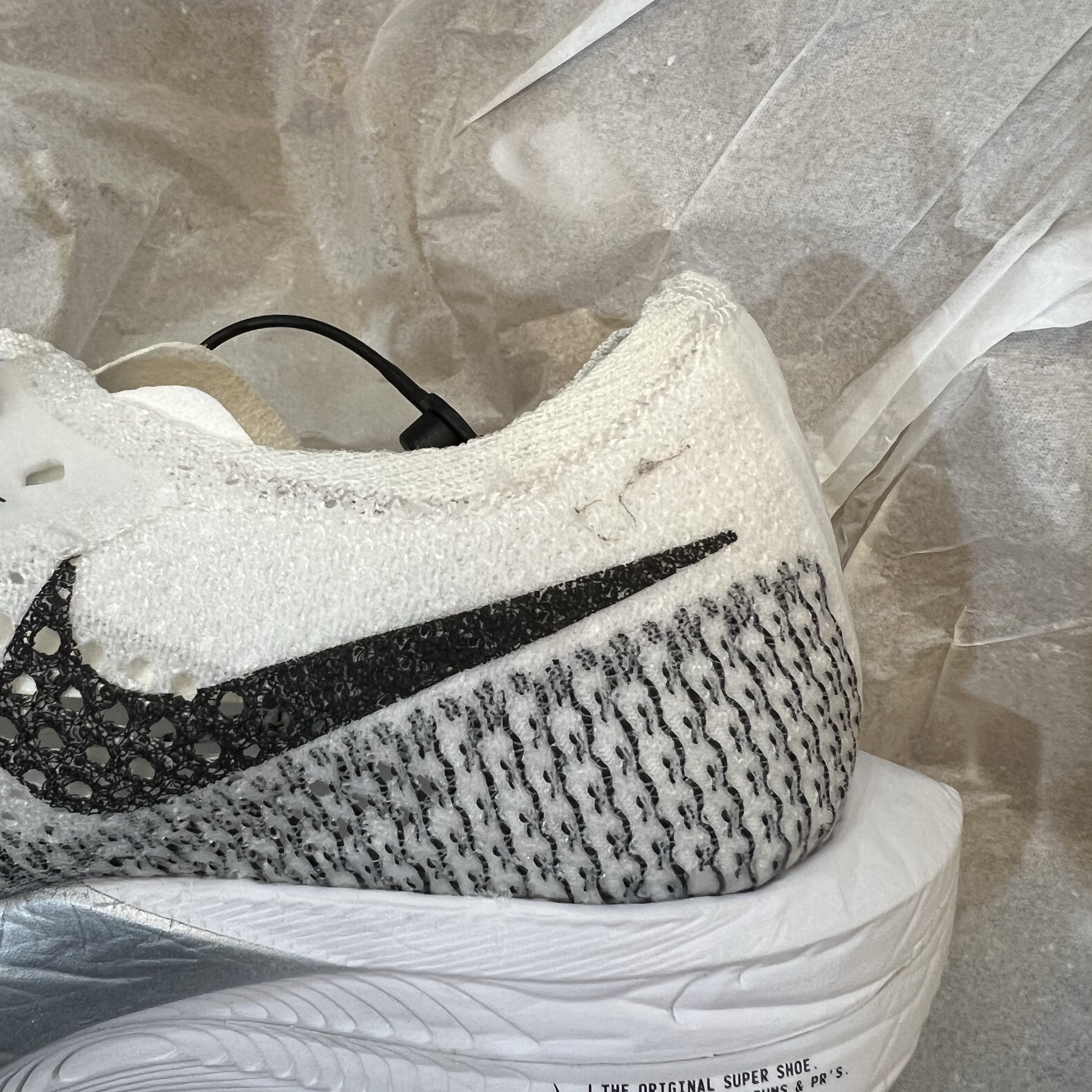 (W) Nike ZoomX Vaporfly Next% 3 White Particle Grey 착용 스타일 - 1