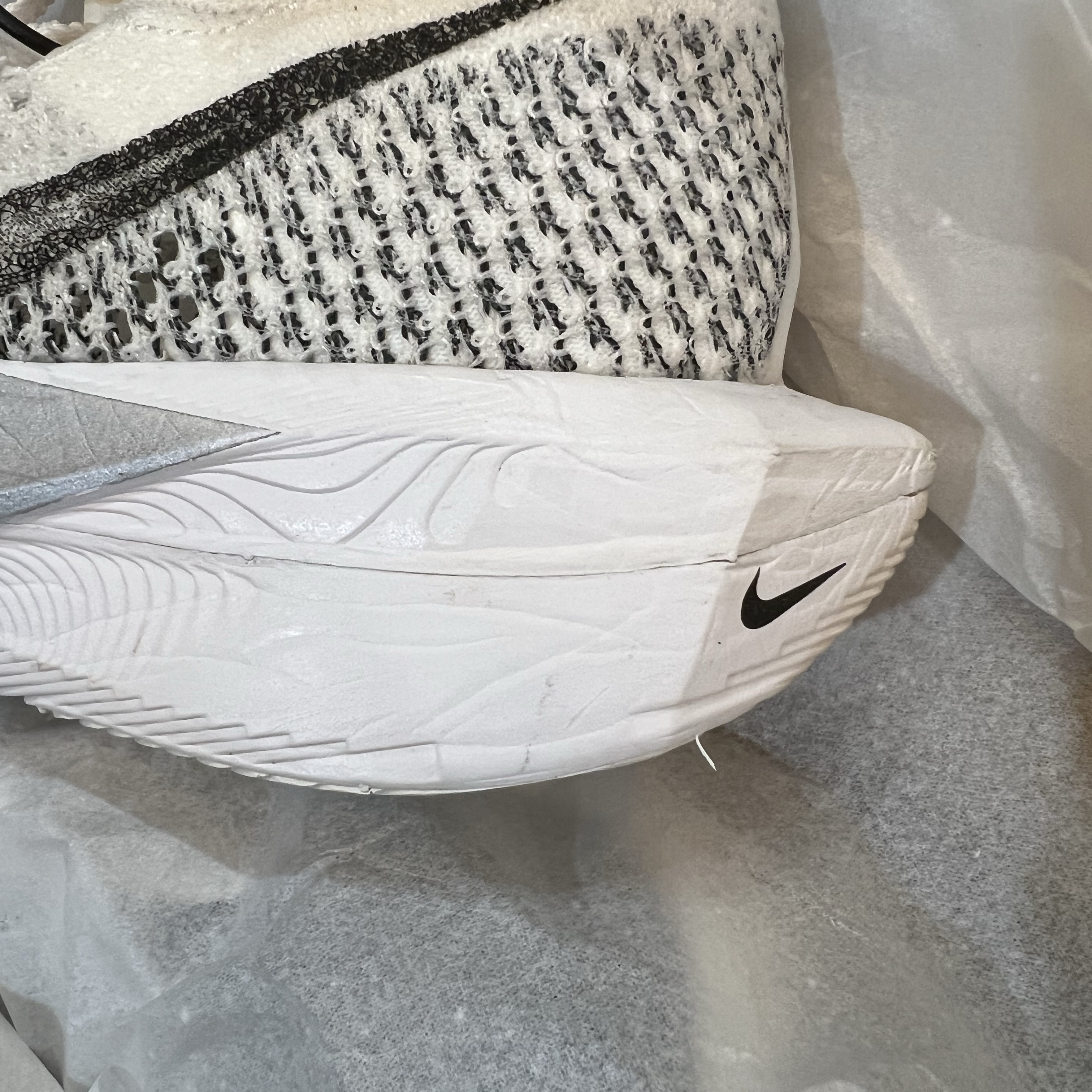 (W) Nike ZoomX Vaporfly Next% 3 White Particle Grey 착용 스타일 - 3