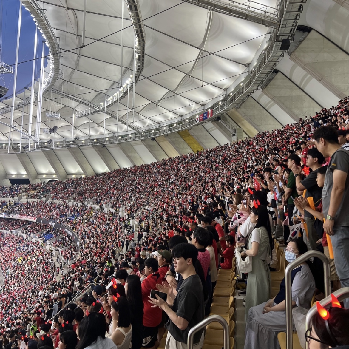 Jordan 1 Retro High OG Chicago 2022, Nike Korea Dri-Fit Stadium Home SS Jersey Global Red - Asia (Non Marking Ver.) 착용 스타일 - 4