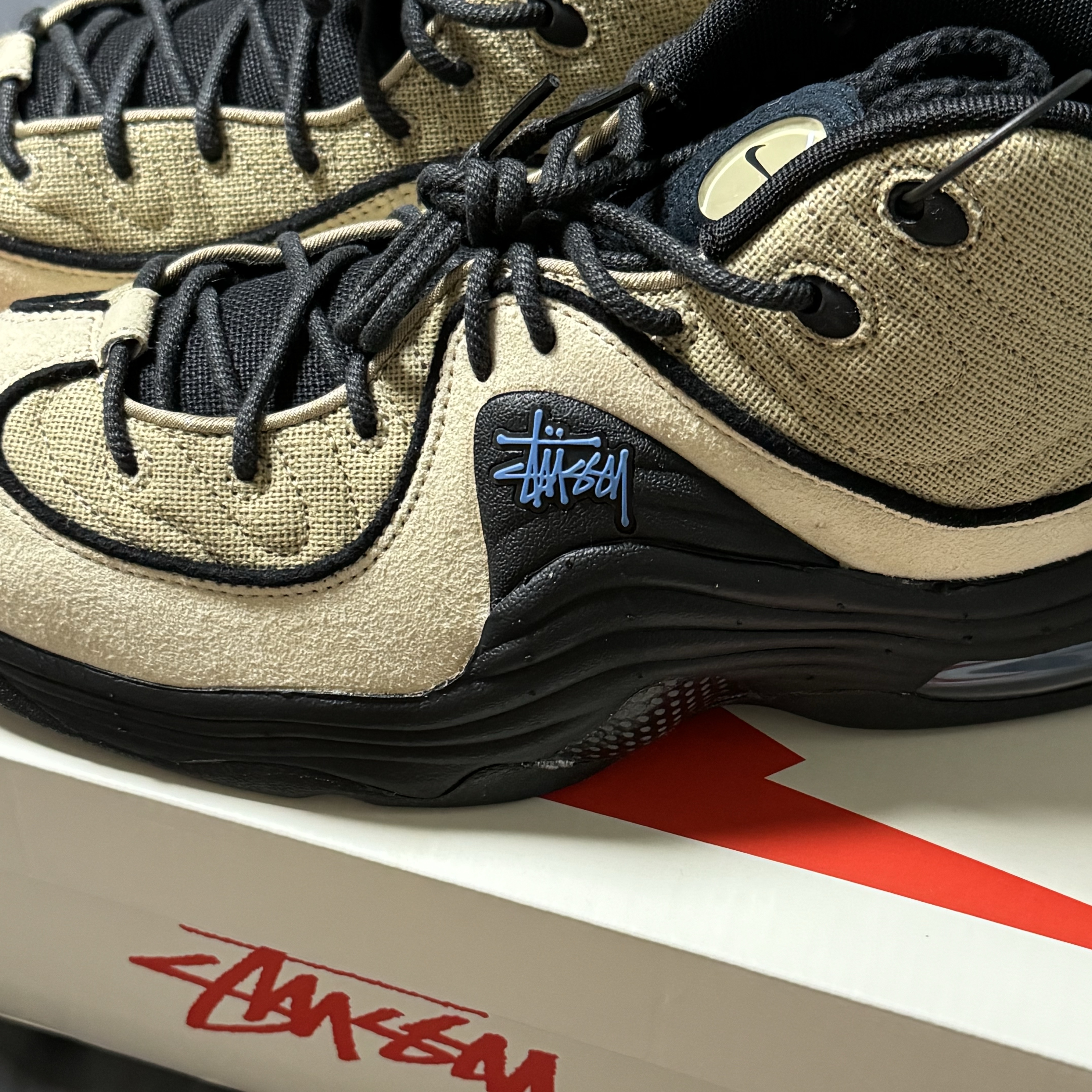 Nike x Stussy Air Penny II Rattan and Limestone 착용 스타일 - 1