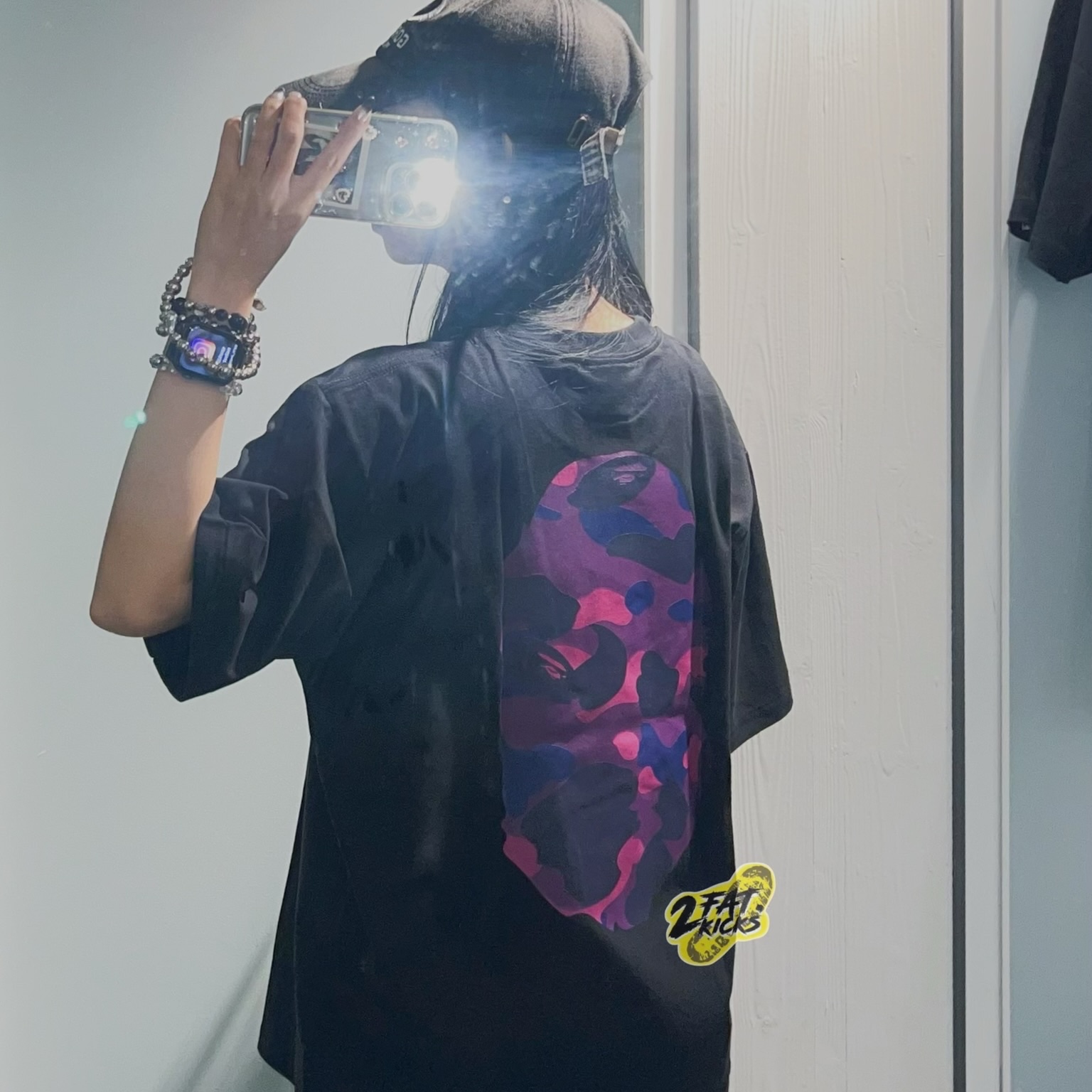 BAPE Color Camo Big Ape Head T-Shirt Black Purple, BAPE Color Camo Big Ape Head T-Shirt Black Navy 착용 스타일 - 2
