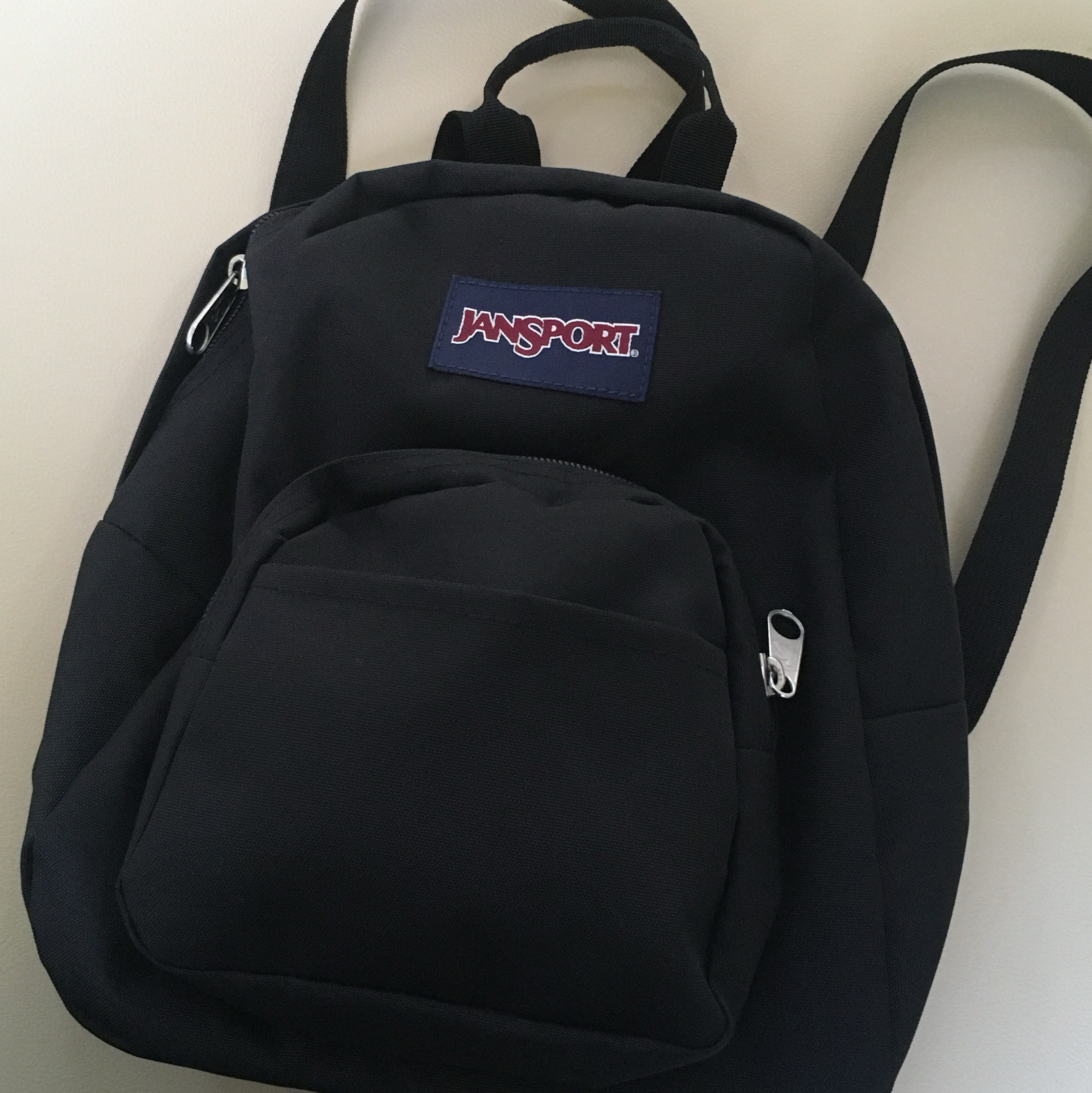 Jansport Half Pint Mini Backpack Black 착용 스타일