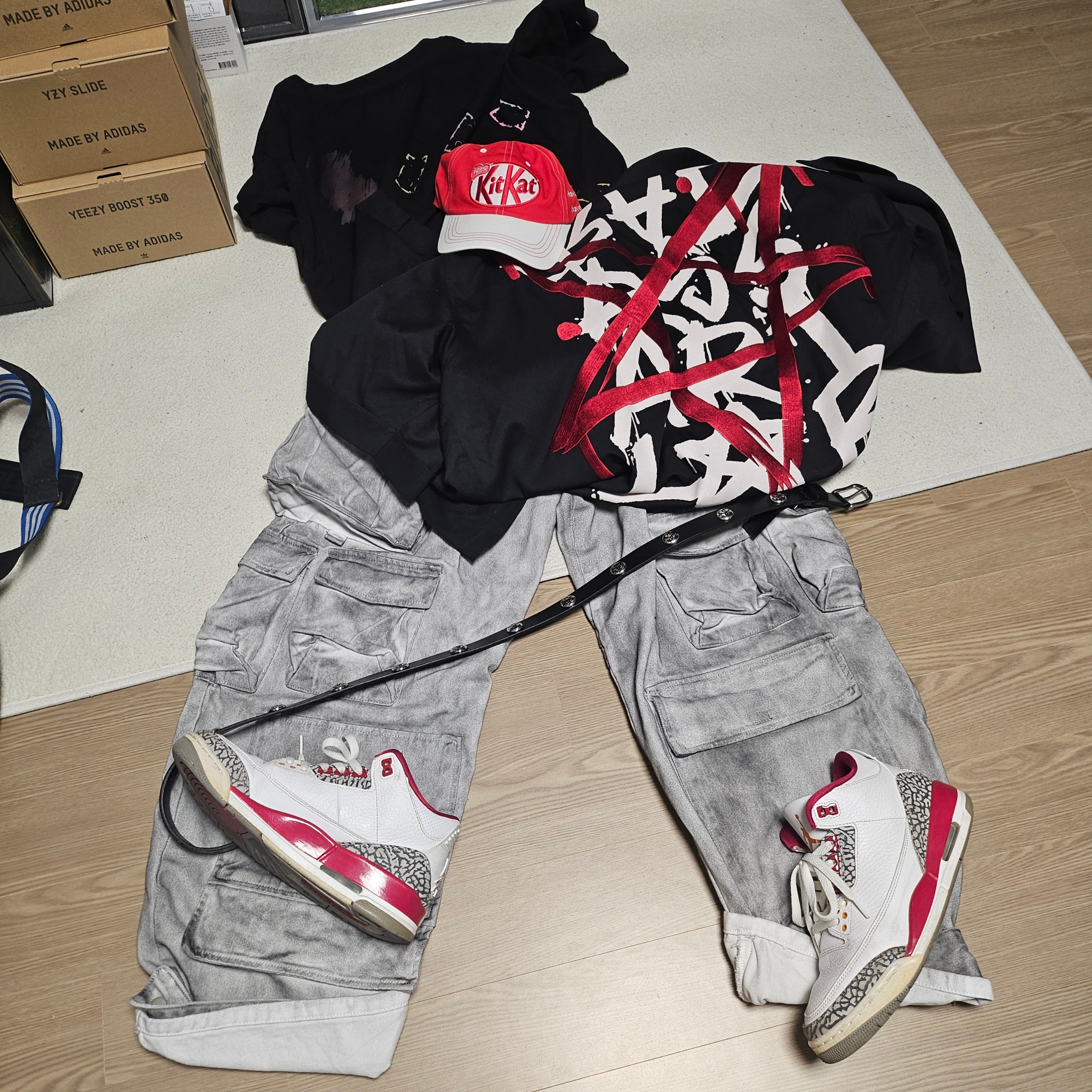 Stussy SS Link Studded Belt Black, Jordan 3 Retro Cardinal Red 착용 스타일