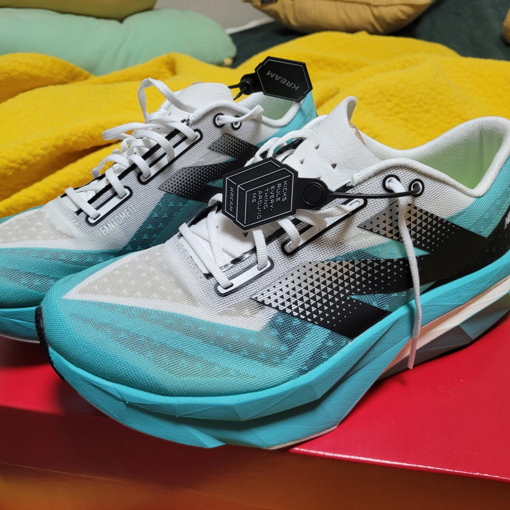 New Balance Fuelcell Supercomp Elite v4 Cyber Jade White - 2E Wide 착용 스타일