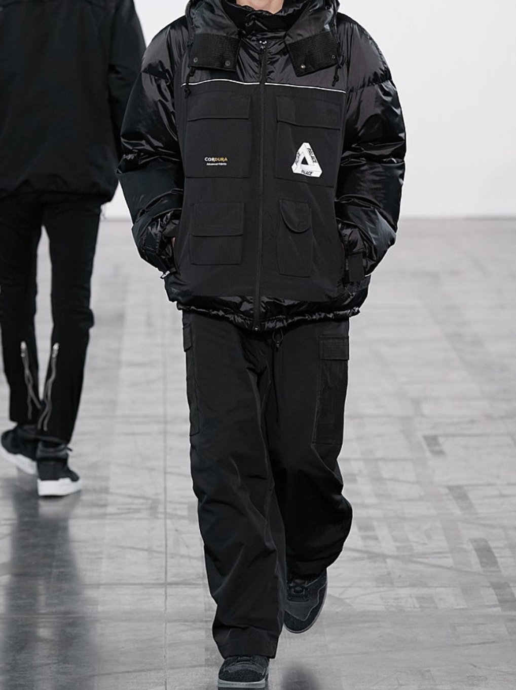 Junya Watanabe x Palace Cordura Nylon Jacket Black 착용 스타일 - 3