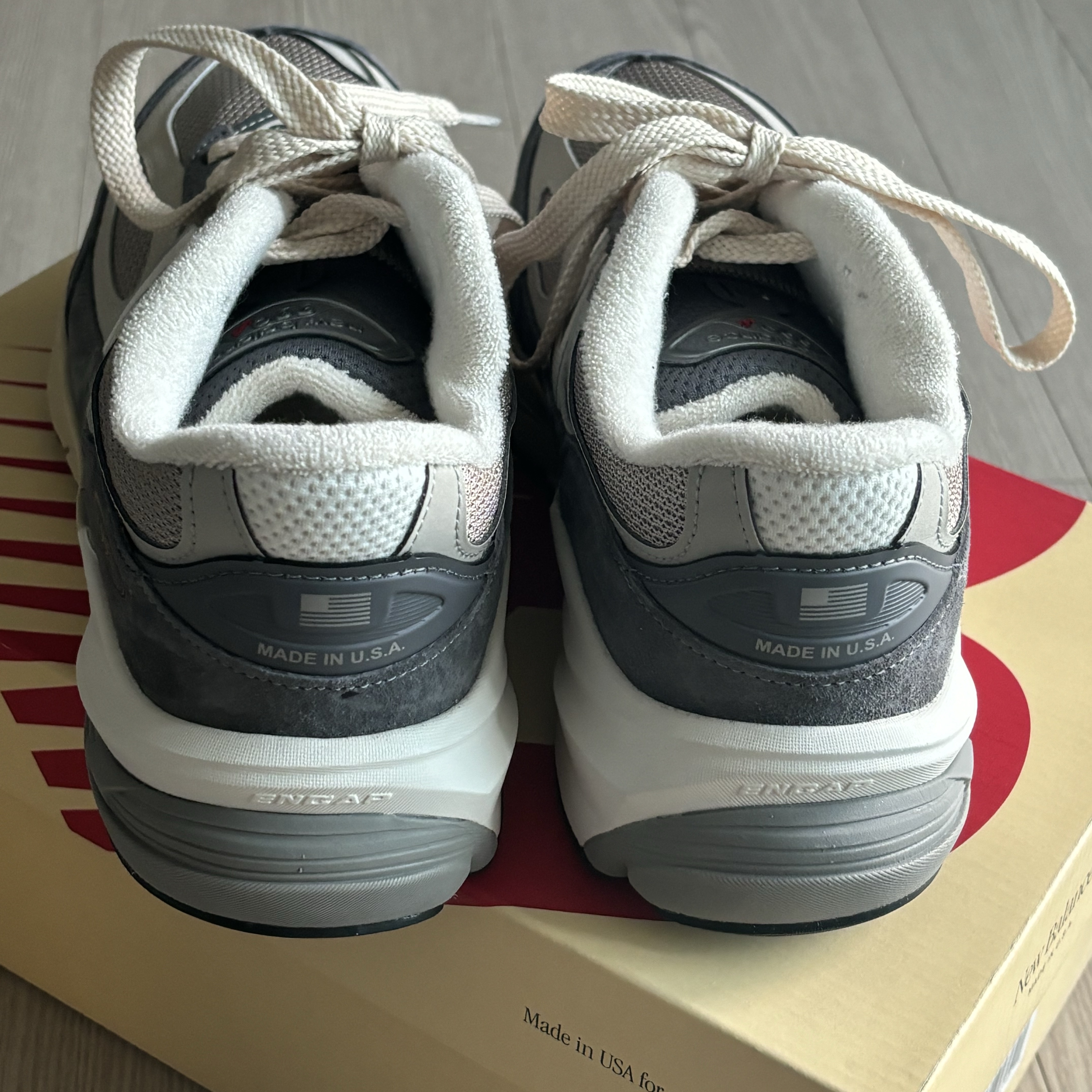 New Balance 990v6 Made in USA Castlerock Moonrock 착용 스타일 - 3