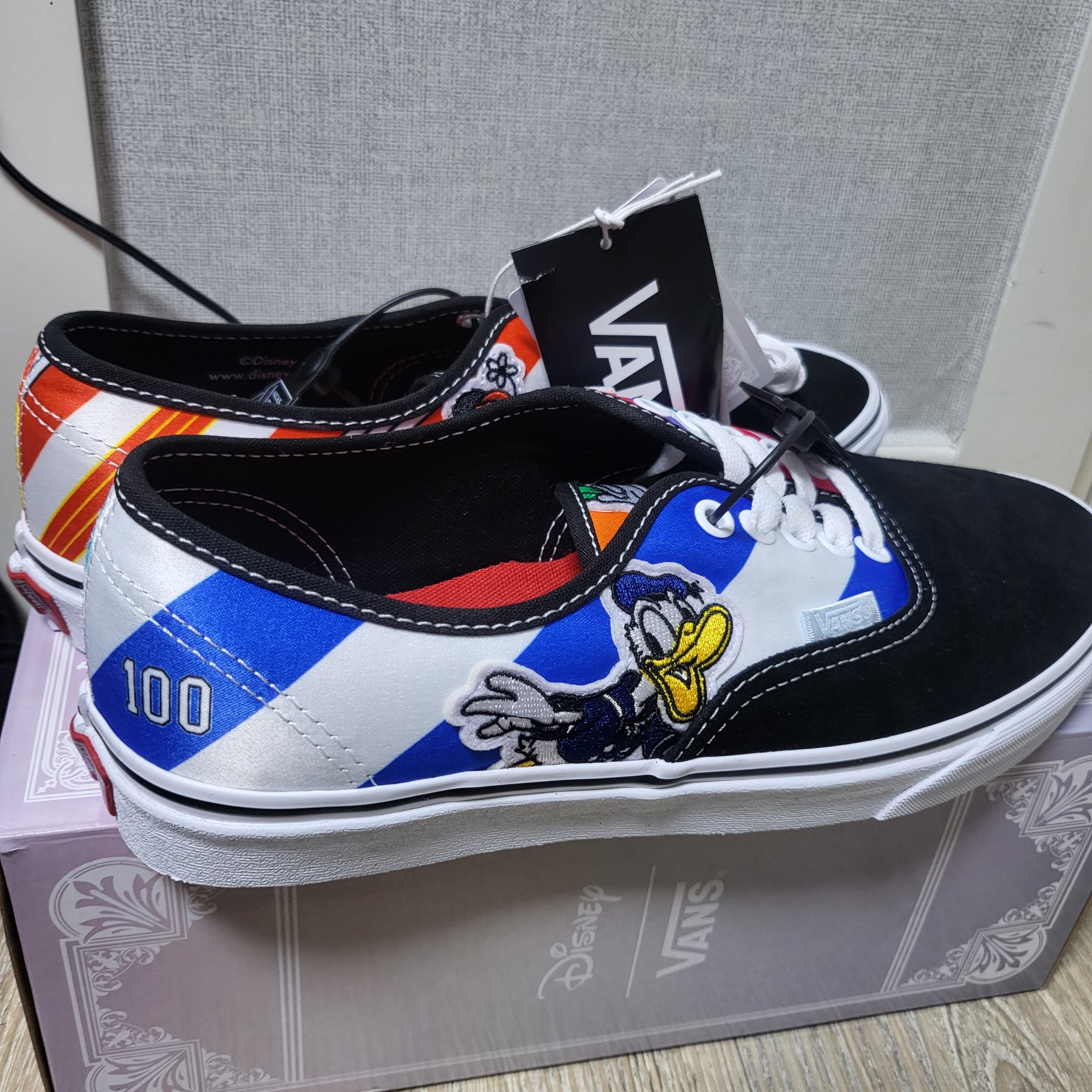 Vans x Disney 100th Anniversary OG Family Authentic Multi 착용 스타일 - 3