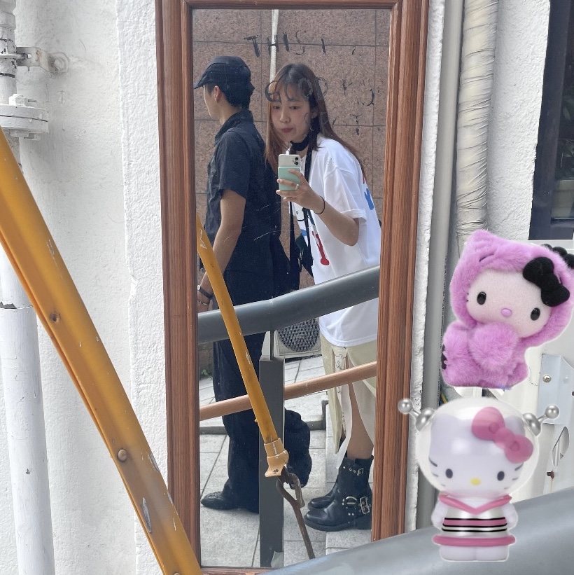Open Yy x Hello Kitty T-Shirt White 착용 스타일 - 1