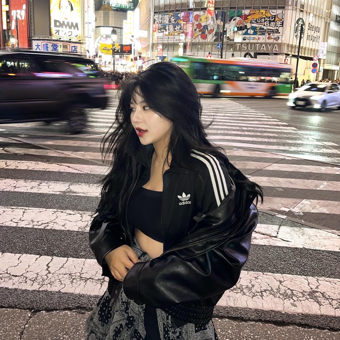Adidas Adicolor Classics Firebird Track Top Black - KR Sizing, (W) Bohemian Seoul High Neck Pocket Leather Jumper Black 착용 스타일 - 2