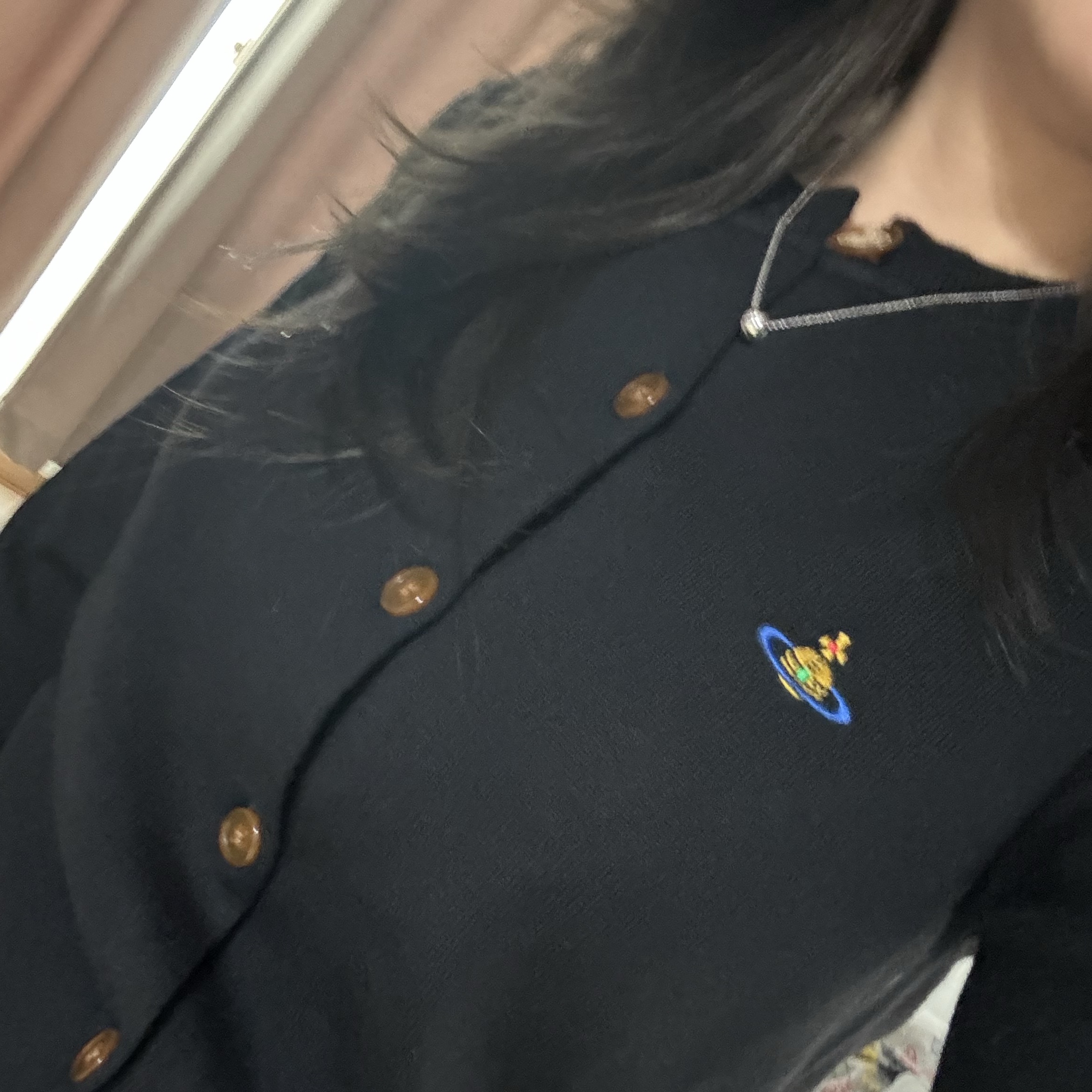 (W) Vivienne Westwood Bea Virgin Wool Cardigan Black 착용 스타일