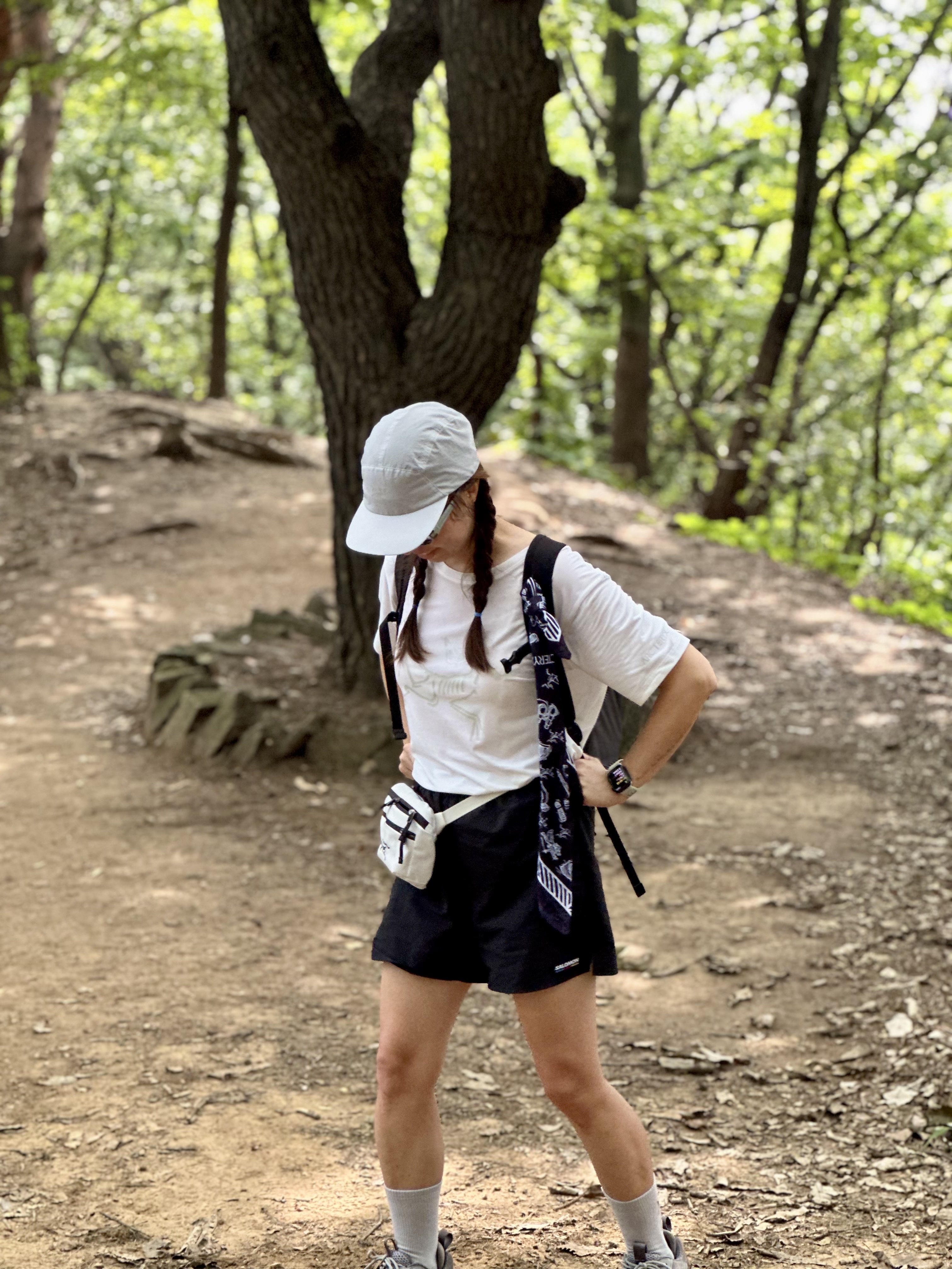 Arc'teryx Mantis 1 Waistpack Orca, Roa Lhakpa Gray 착용 스타일 - 3