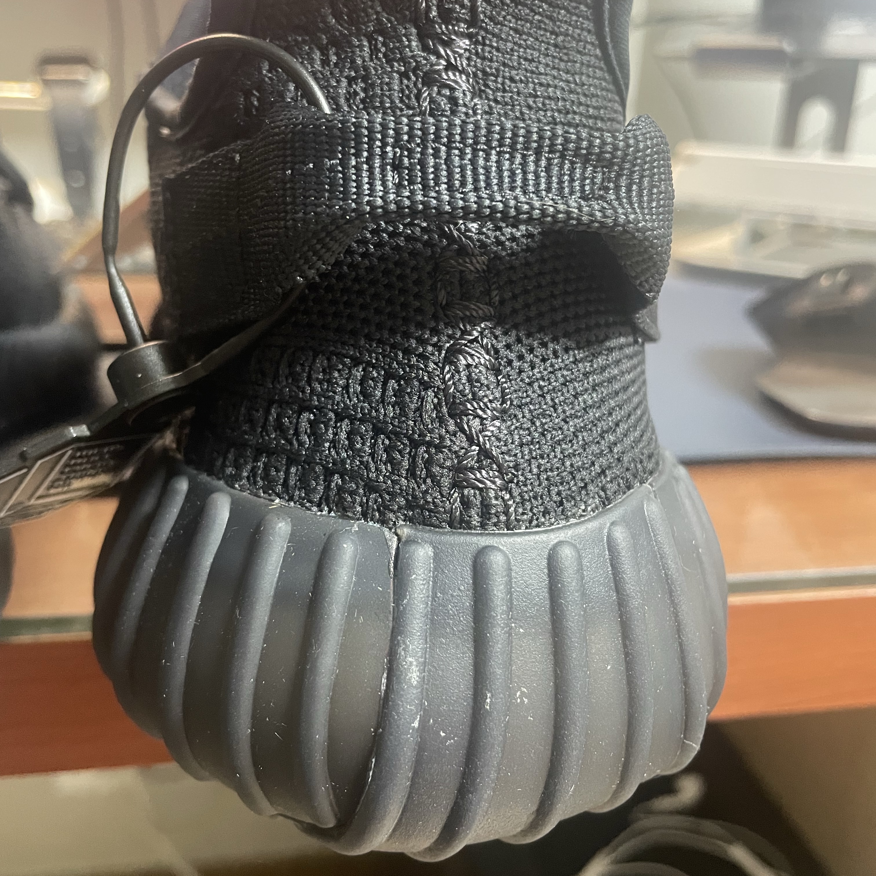 Adidas Yeezy Boost 350 V2 Onyx 착용 스타일