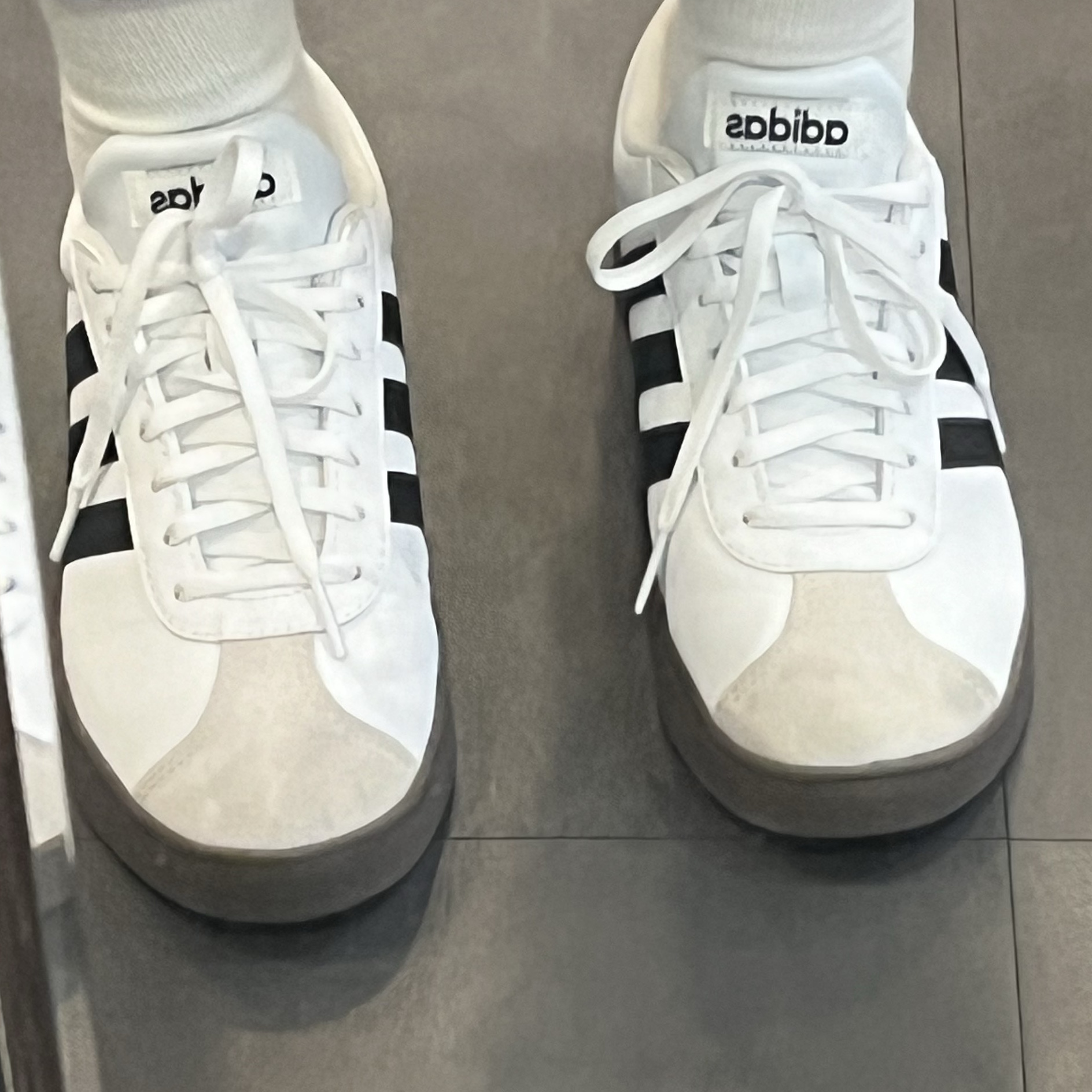 (W) Adidas VL Court Base Cloud White Core Black 착용 스타일