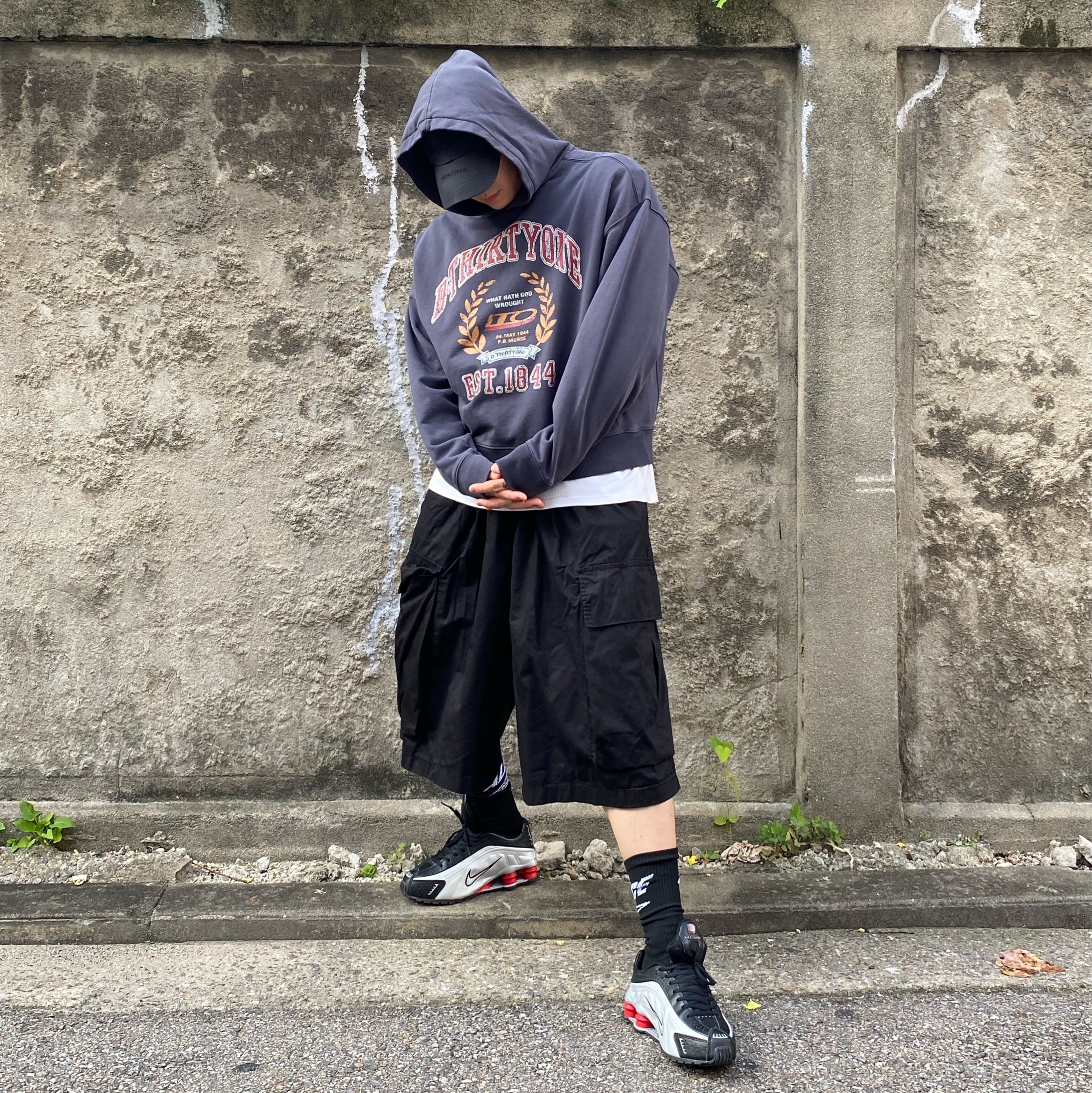 Nike Shox R4 Black and Metallic Silver, Palace x Umbro Socks Black - 24SS 착용 스타일 - 1