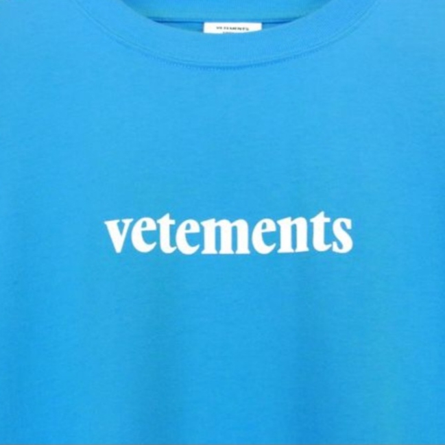 Vetements Logo T-Shirt Blue 착용 스타일