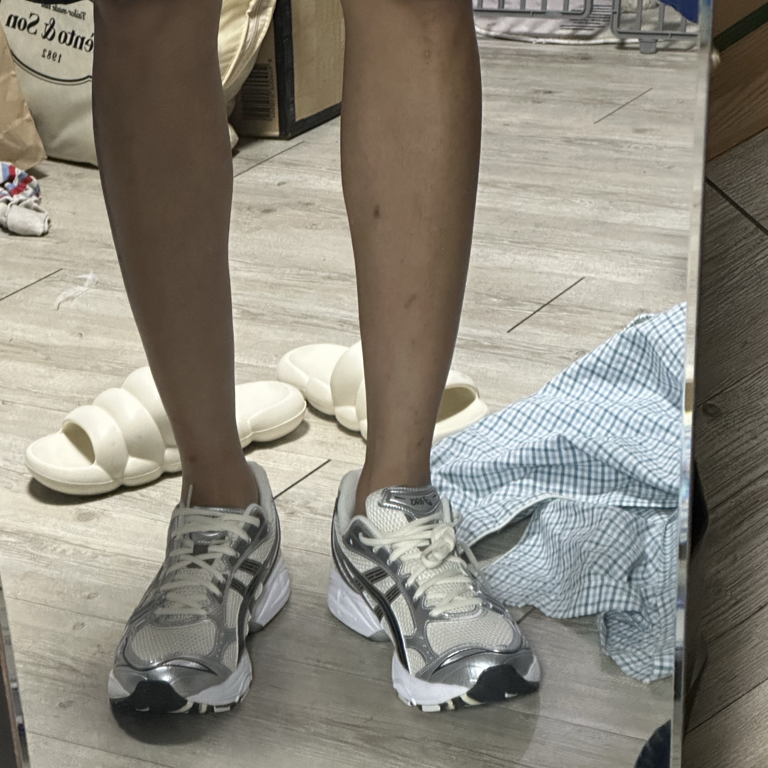 Asics Gel-Kayano 14 Cream Black 착용 스타일 - 2