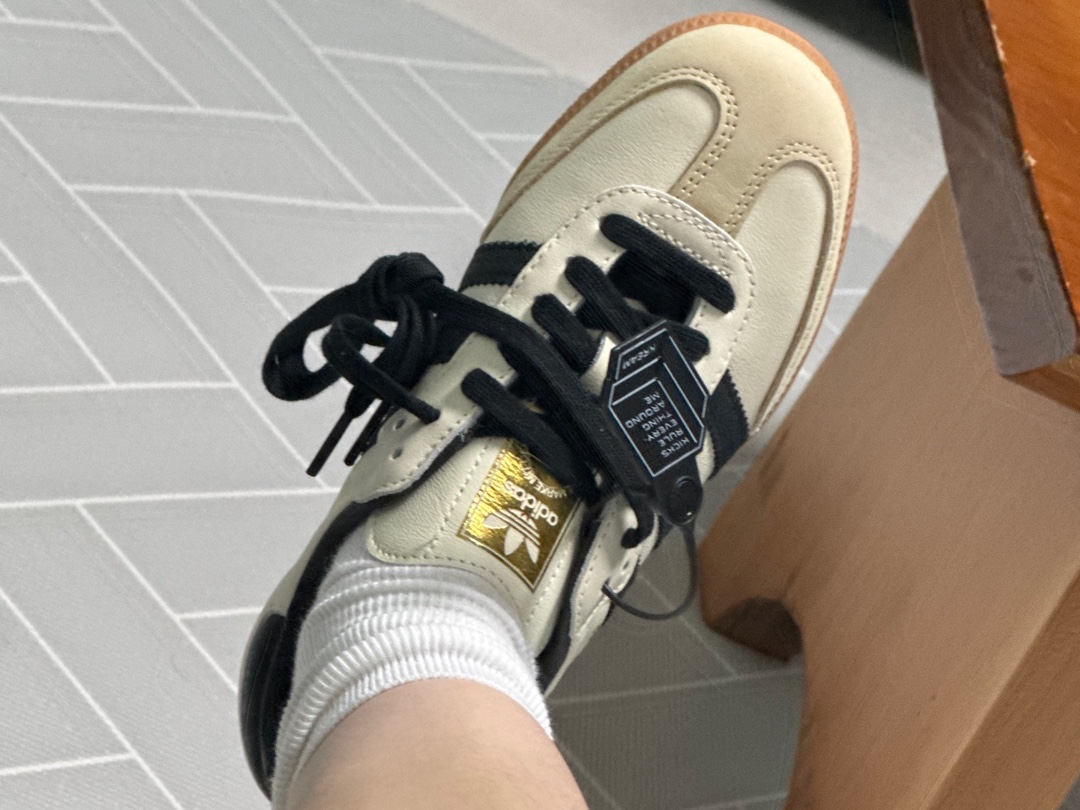 (W) Adidas Samba OG Cream White Core Black 착용 스타일