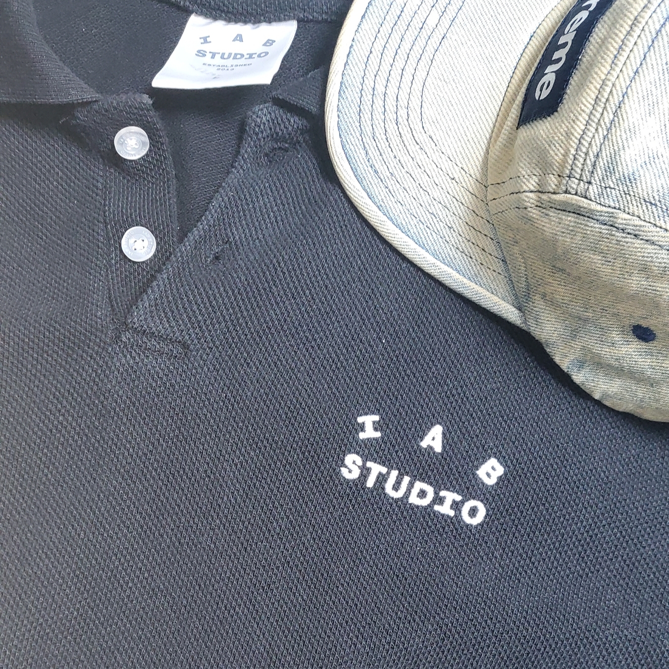 IAB Studio Cropped Pique Shirt Black - The Hyundai Seoul Exclusive, Supreme Washed Chino Twill Camp Cap Dirty Indigo - 24SS 착용 스타일