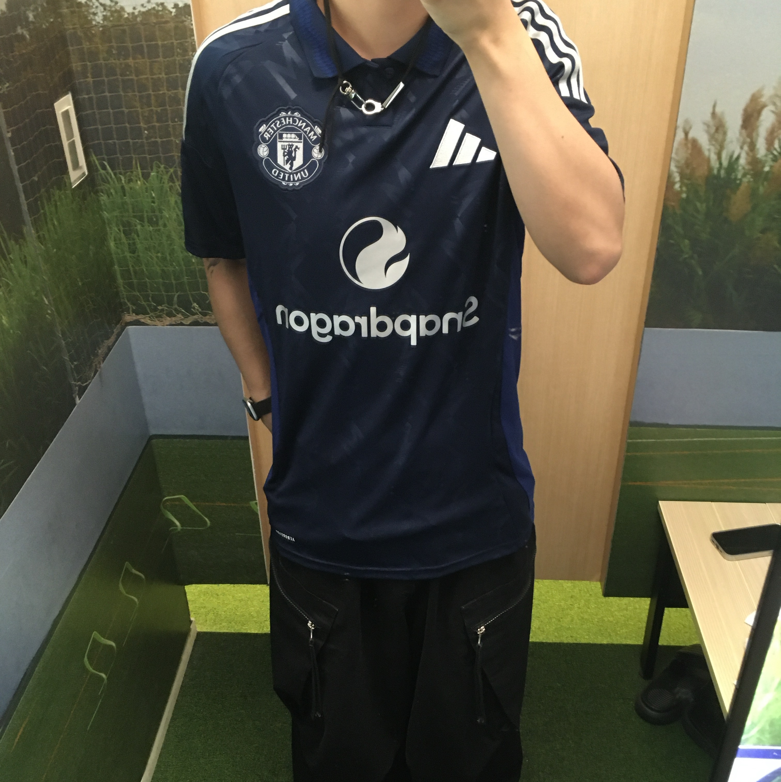 Adidas Manchester United 2024/25 Away Jersey Night Indigo - KR Sizing (Non Marking Ver.) 착용 스타일