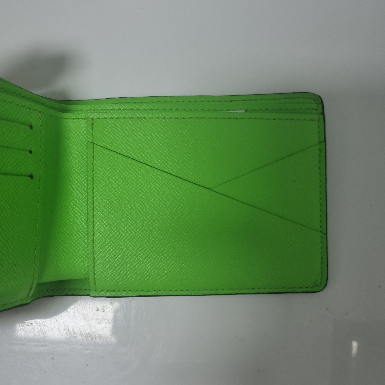 Louis Vuitton PF. Multiple Wallet Monogram 착용 스타일 - 3