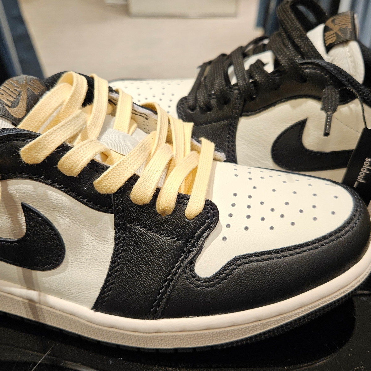 Jordan 1 Retro Low OG Mocha 착용 스타일 - 3