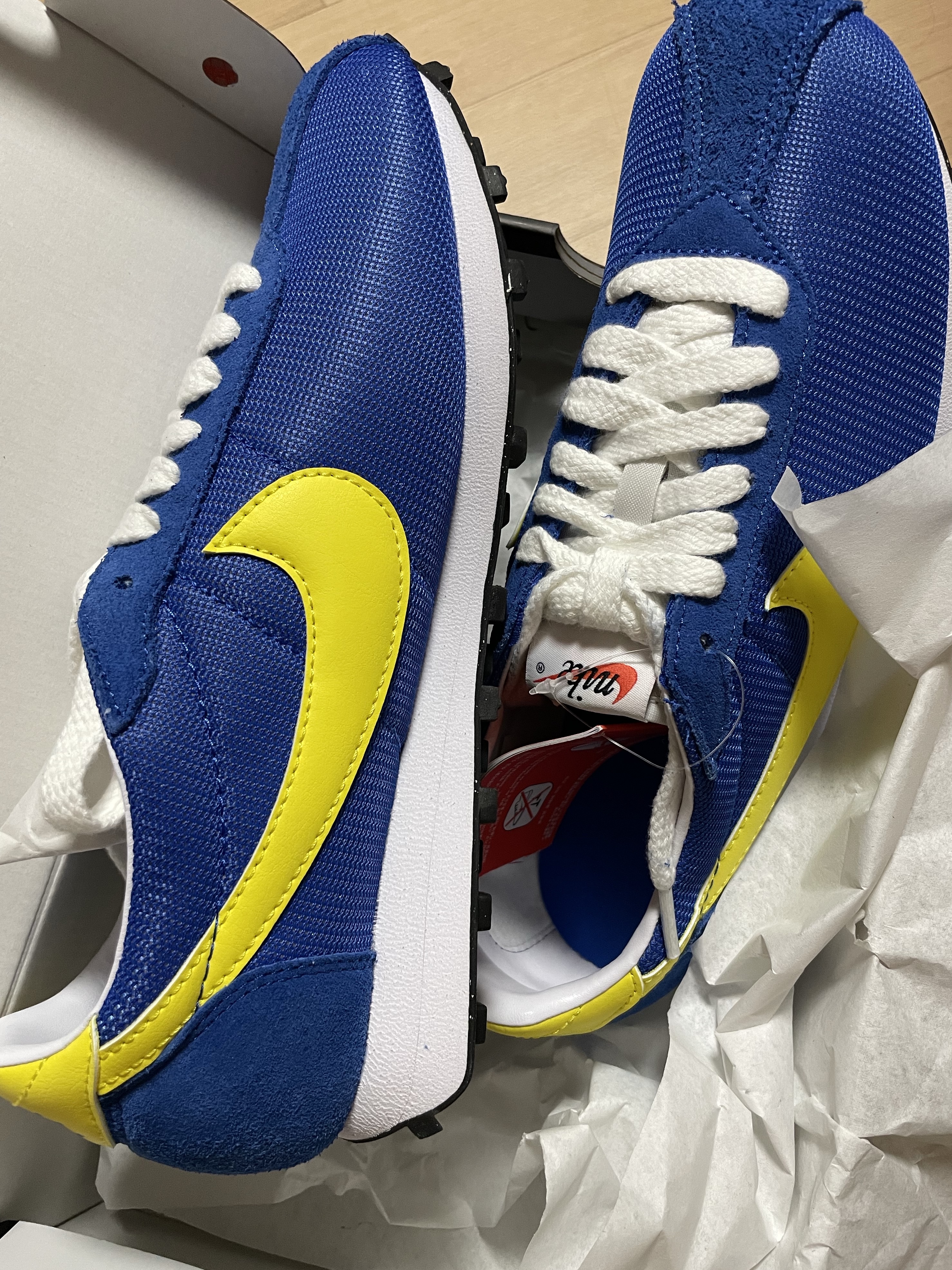 Nike LD-1000 SP Game Royal and Opti Yellow 착용 스타일