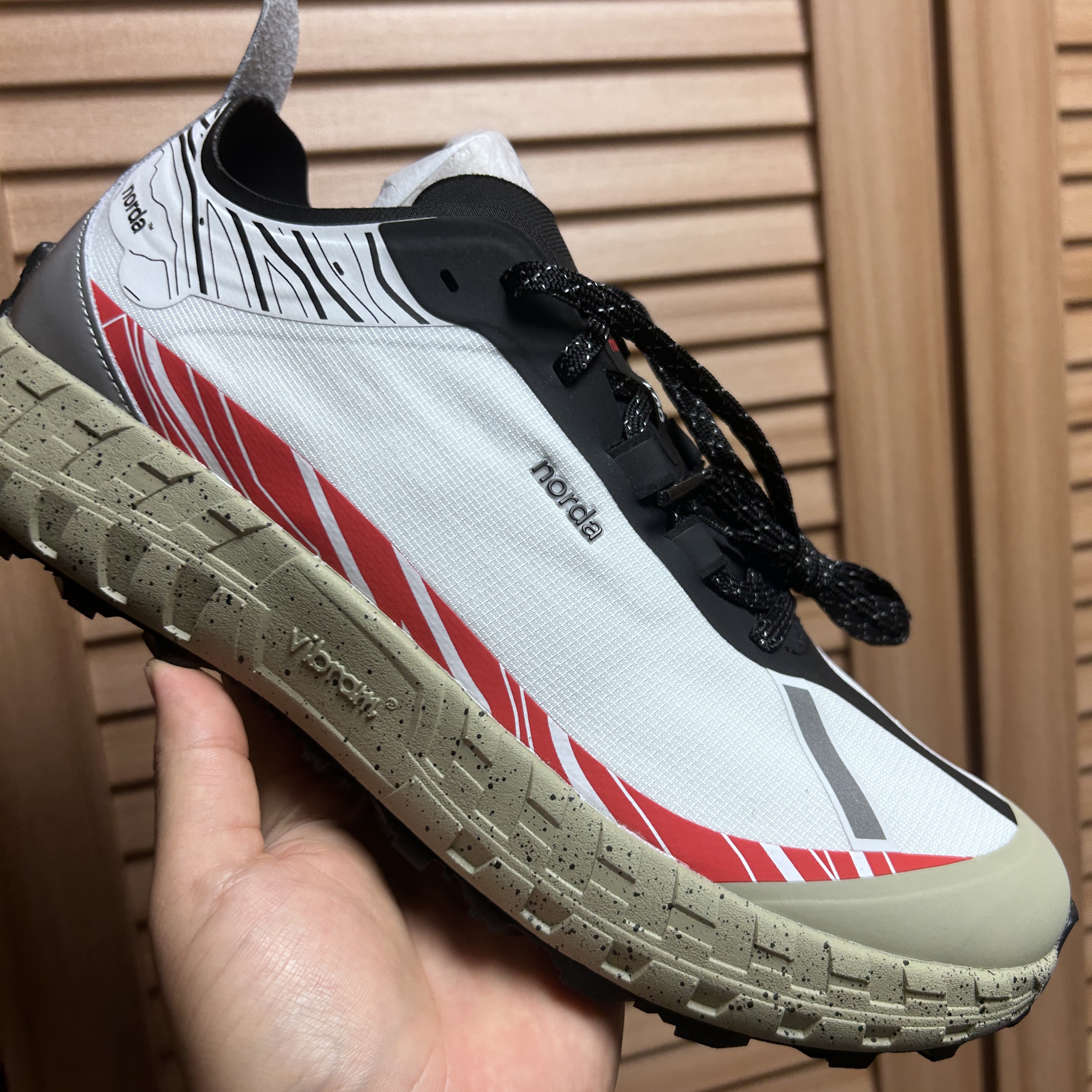 Norda x Ray Zahab 001 Magma 착용 스타일