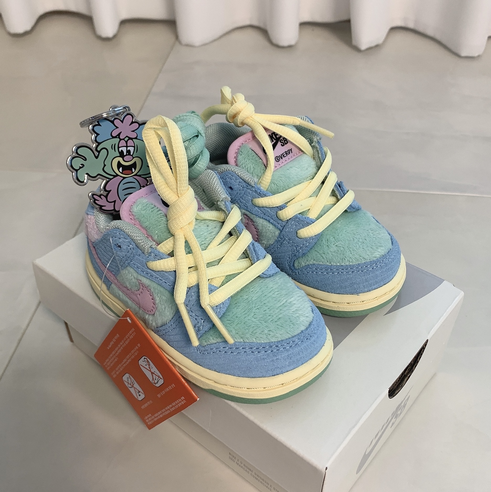 (TD) Nike x Verdy SB Dunk Low Pro Blue Gaze and Enamel Green 착용 스타일 - 1