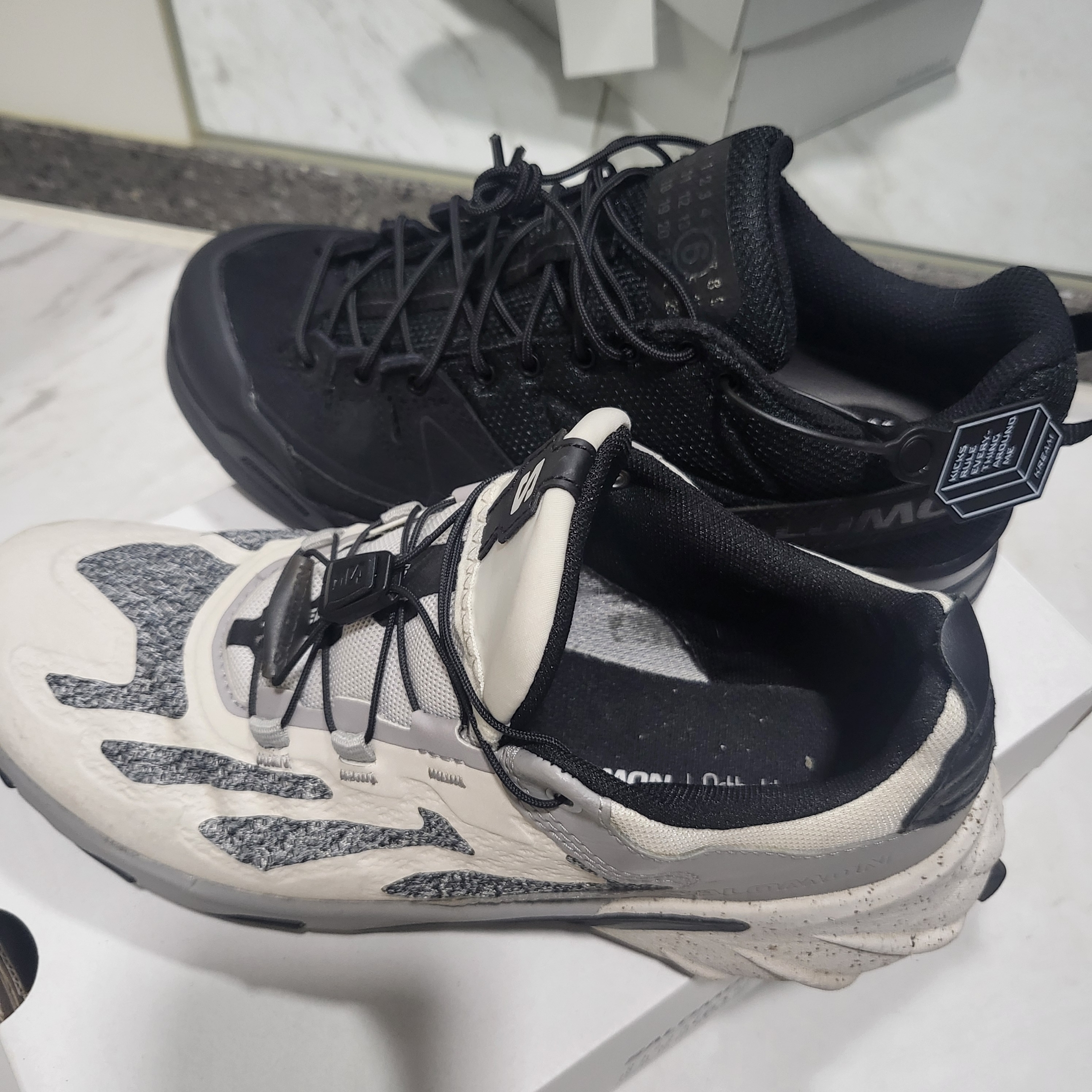 Salomon x MM6 Maison Margiela X-ALP Black 착용 스타일 - 3