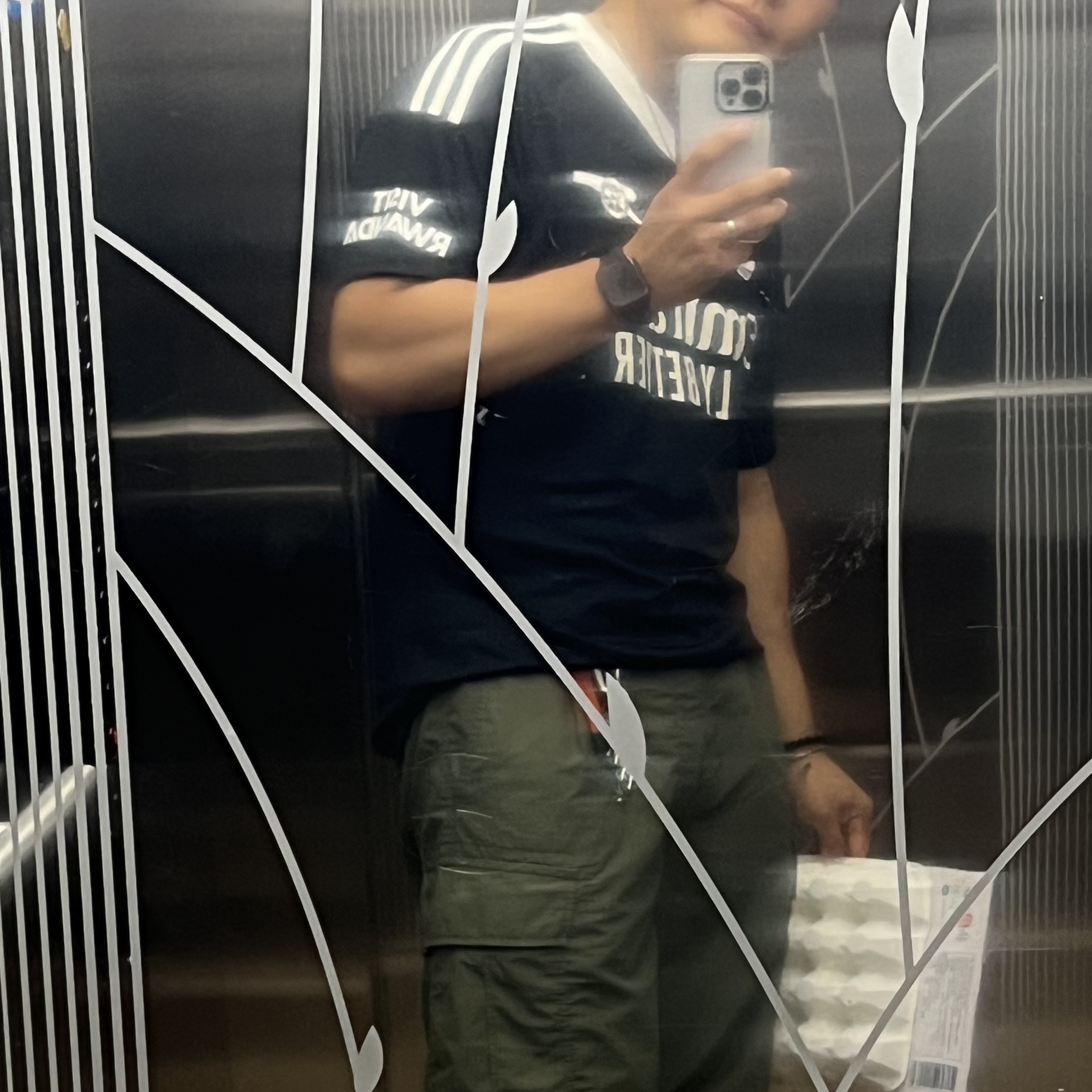 For Appeal Sparkle Star Key Ring, Adidas Arsenal 2024/25 Home Jersey Better Scarlet White - KR Sizing (Non Marking Ver.) 착용 스타일