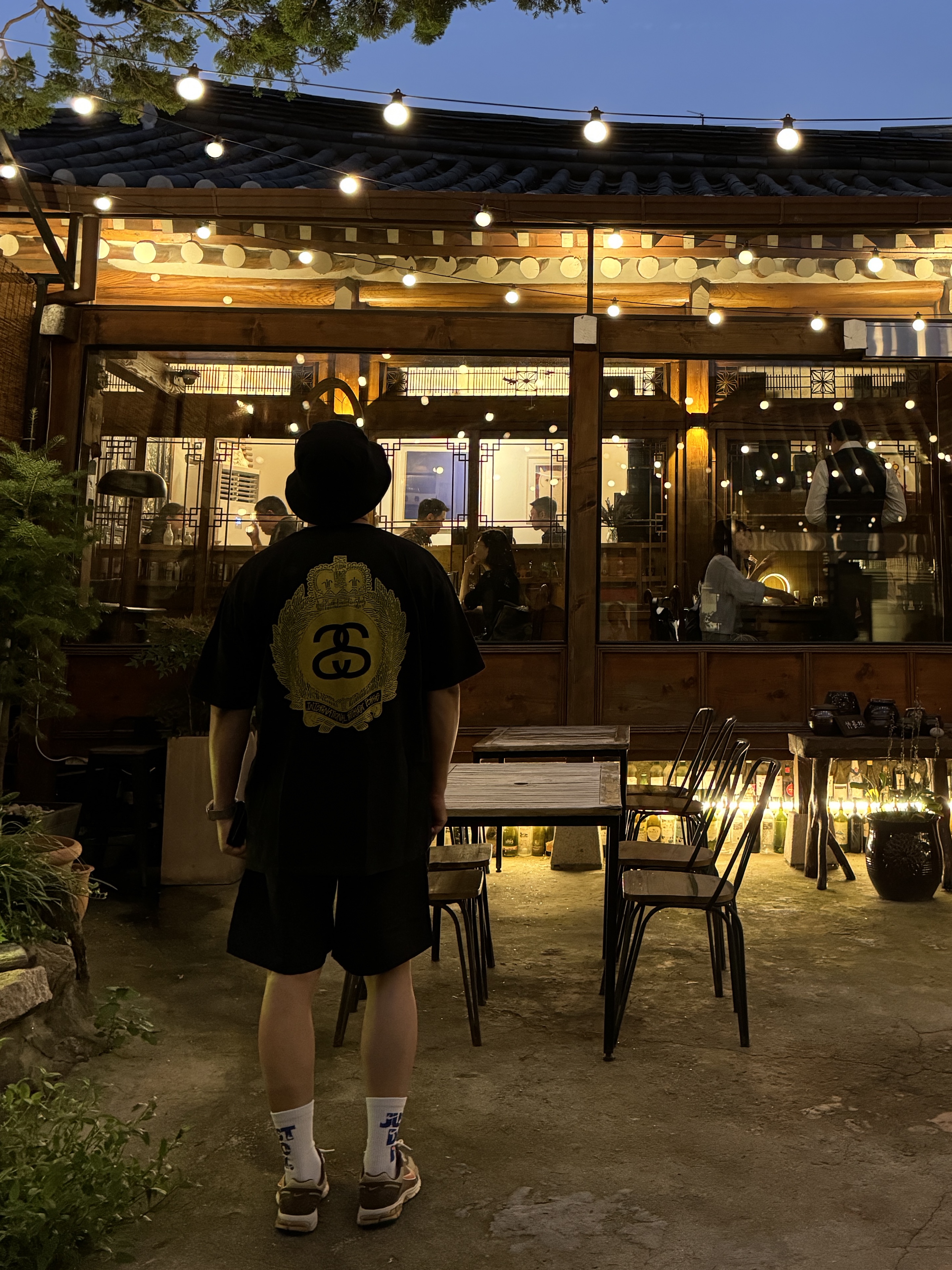 Stussy Crown Wreath Pigment Dyed T-Shirt Black, Stussy Stock Water Shorts Black 착용 스타일 - 2