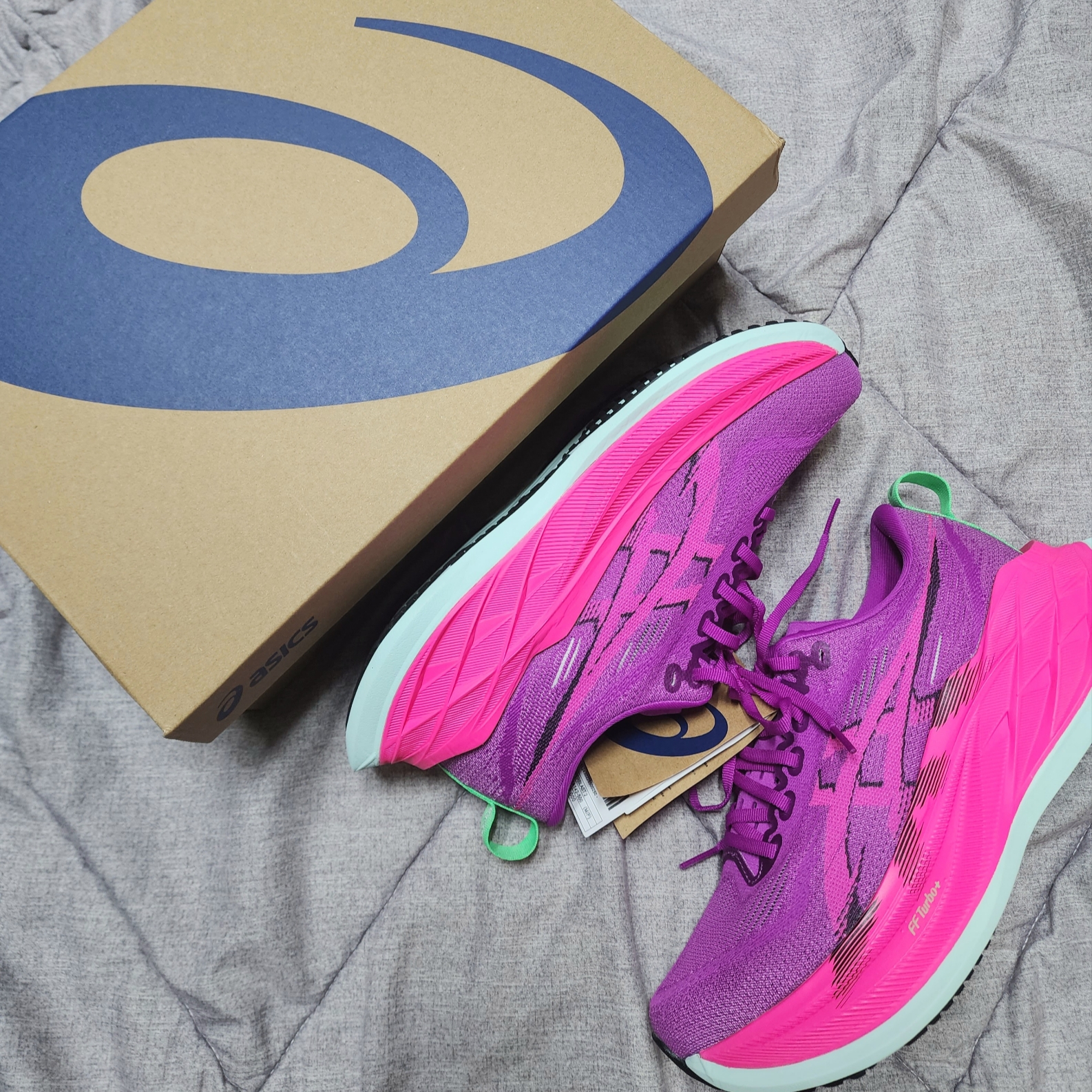 Asics Superblast 2 Bold Magenta Pink Glo 착용 스타일 - 2