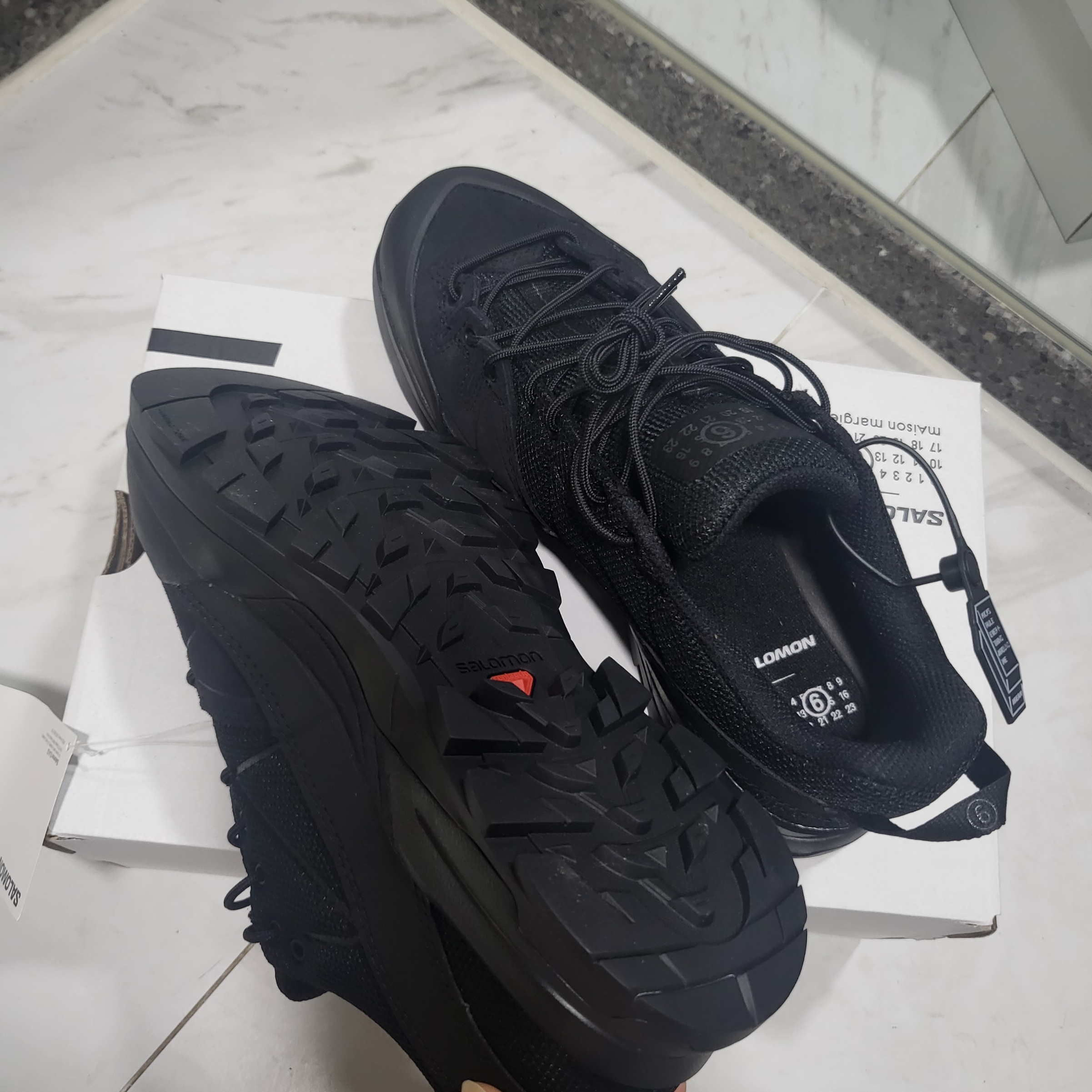 Salomon x MM6 Maison Margiela X-ALP Black 착용 스타일 - 1