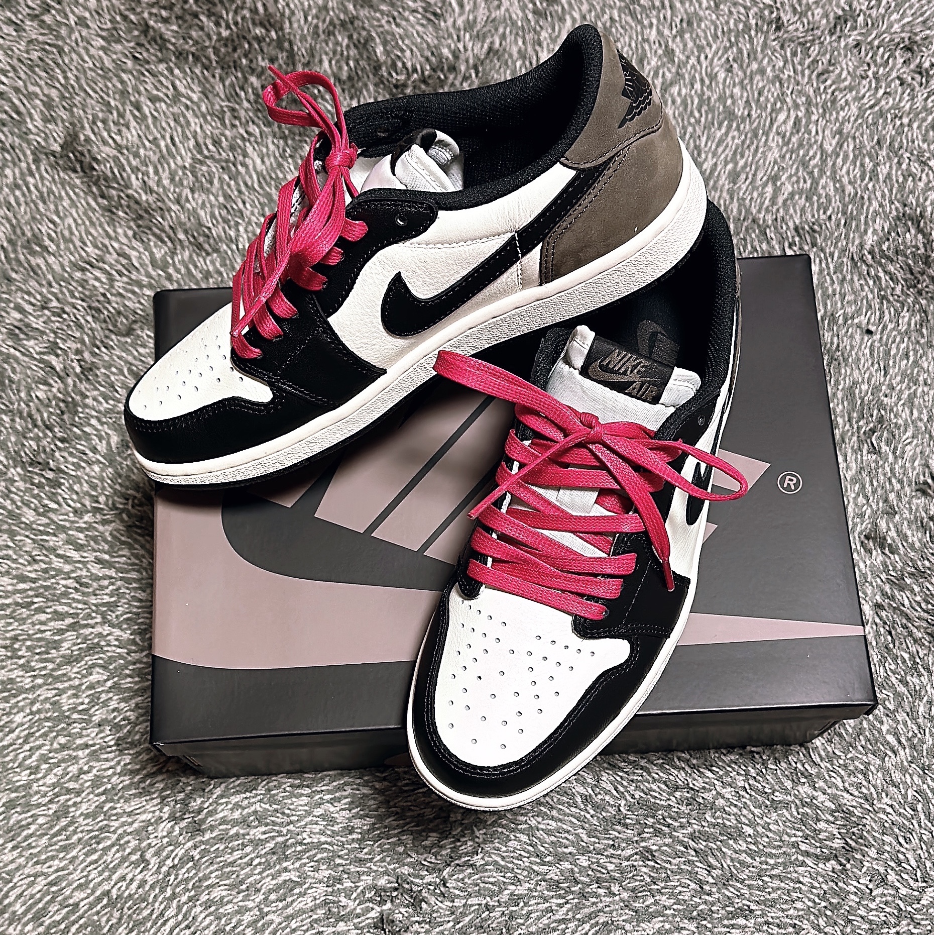 Jordan 1 Retro Low OG Mocha 착용 스타일 - 3