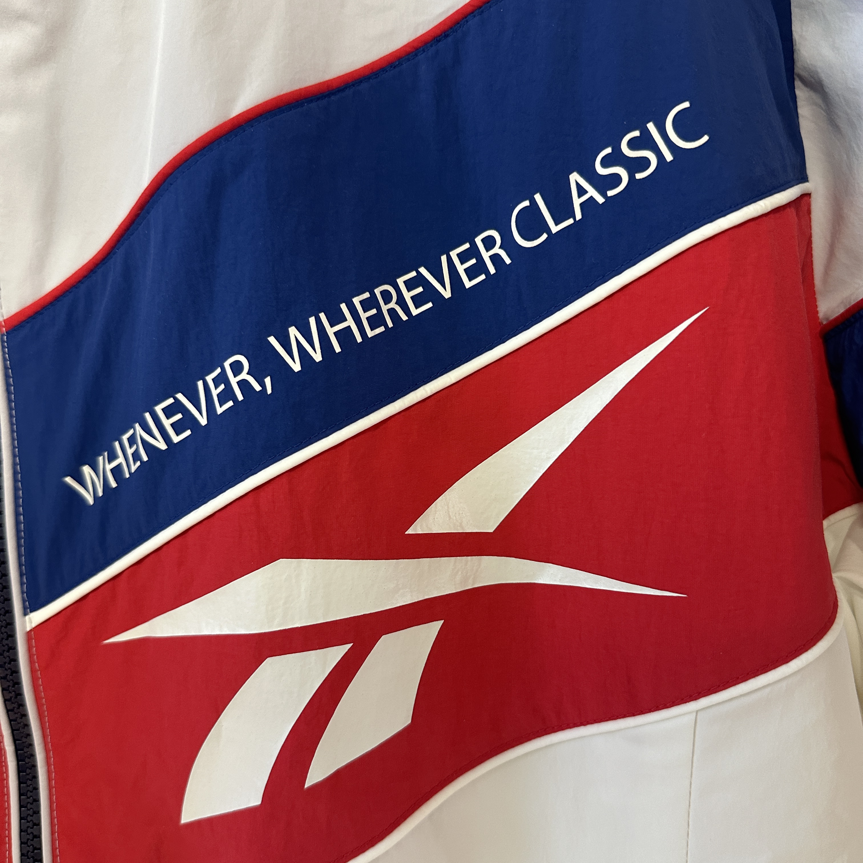 Reebok Twin Vector Windbreaker Off White 착용 스타일 - 2
