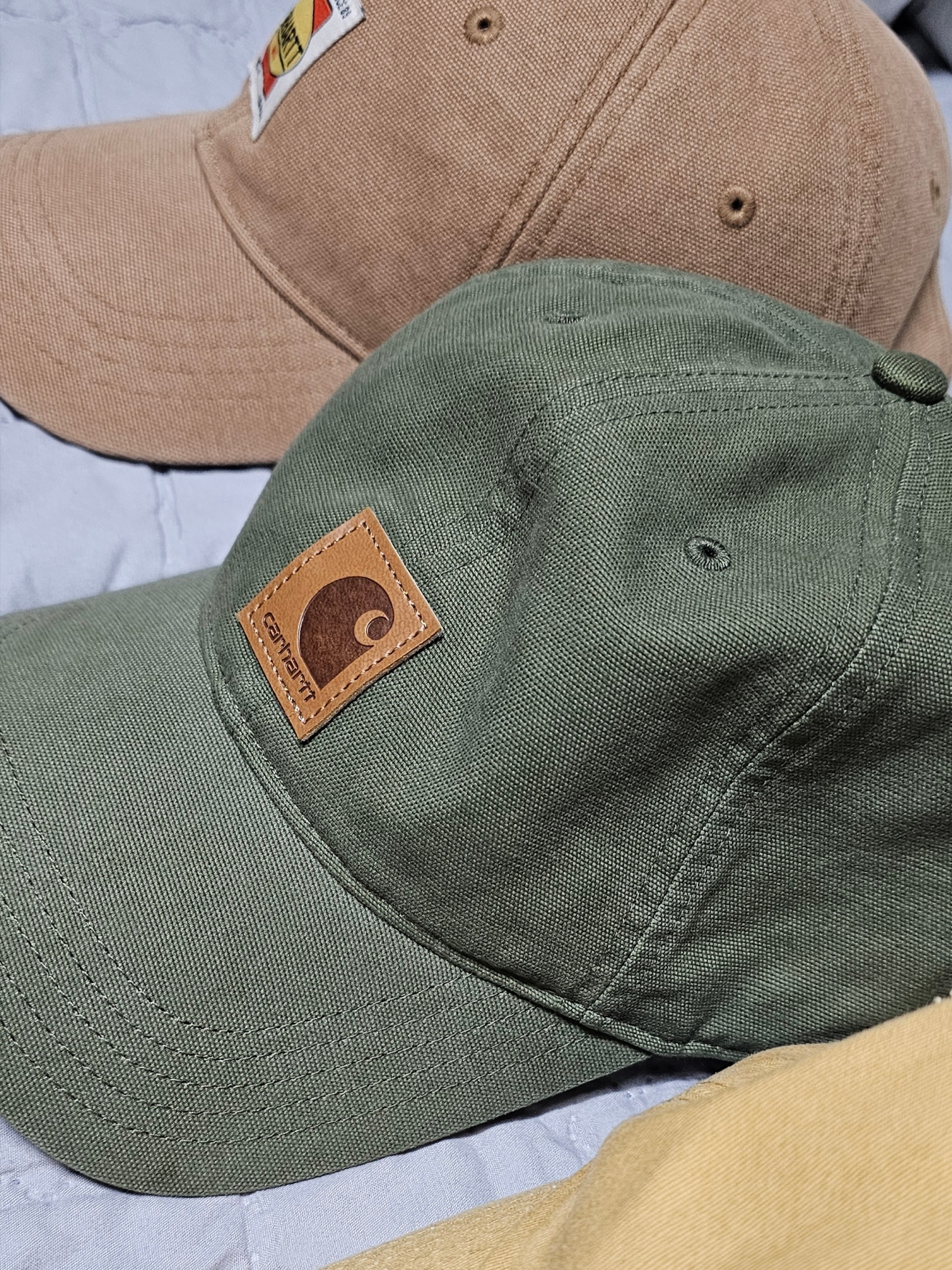 Carhartt Canvas Cap Army Green 착용 스타일