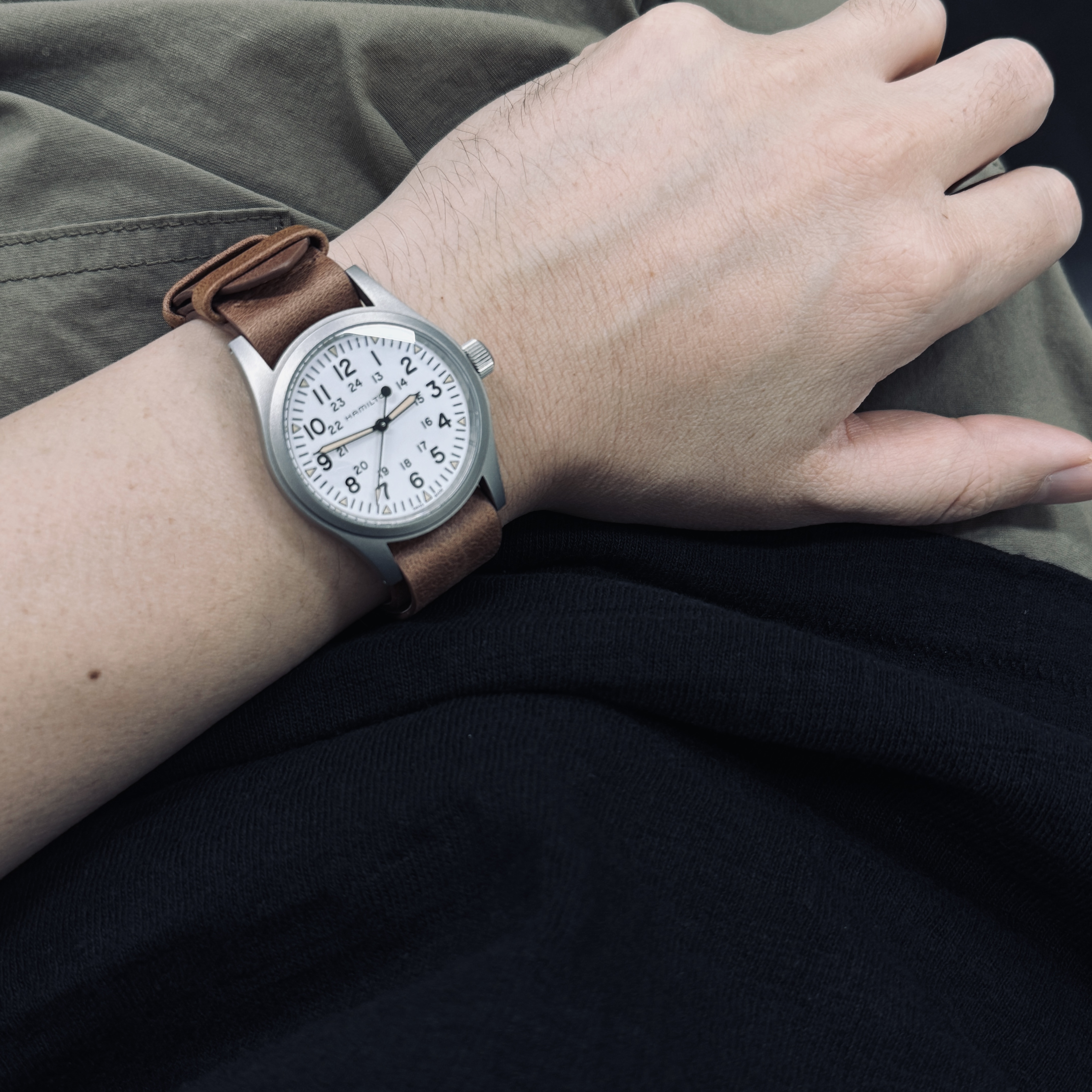 Hamilton Khaki Field Mechanical 38mm Nato Strap Green White 착용 스타일 - 1