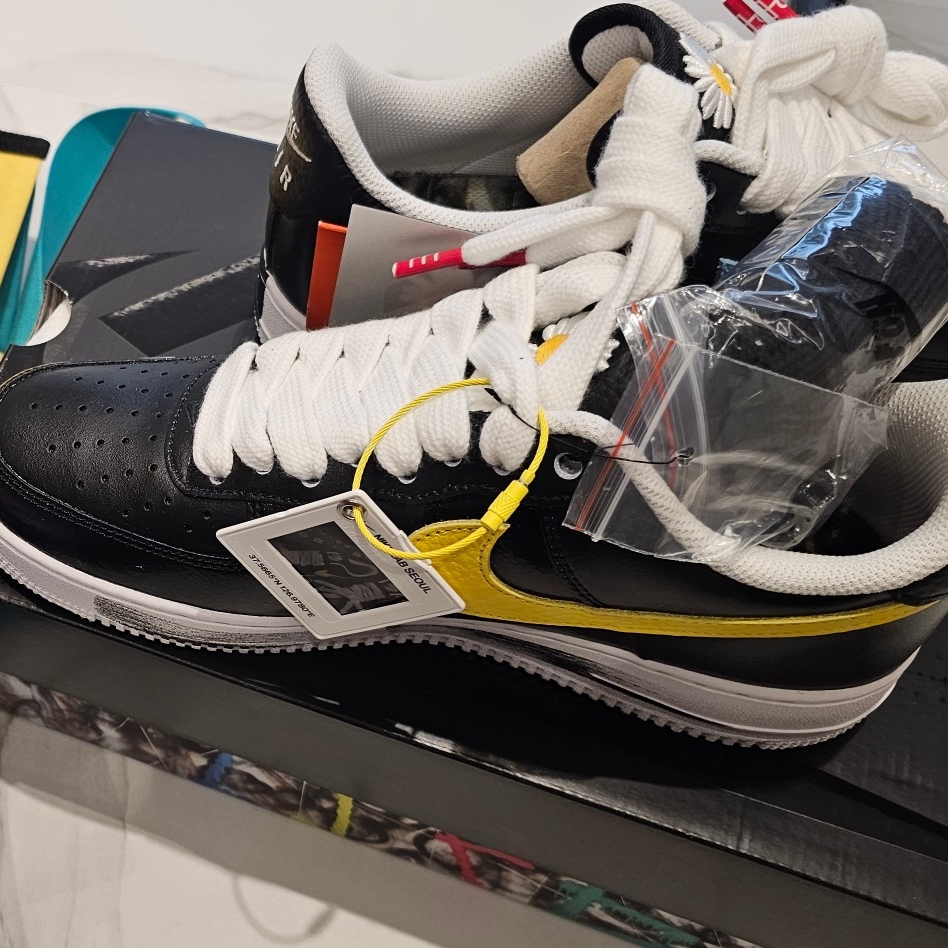 Nike x Peaceminusone Air Force 1 Low Para-Noise 3.0 Black and Multicolor 착용 스타일