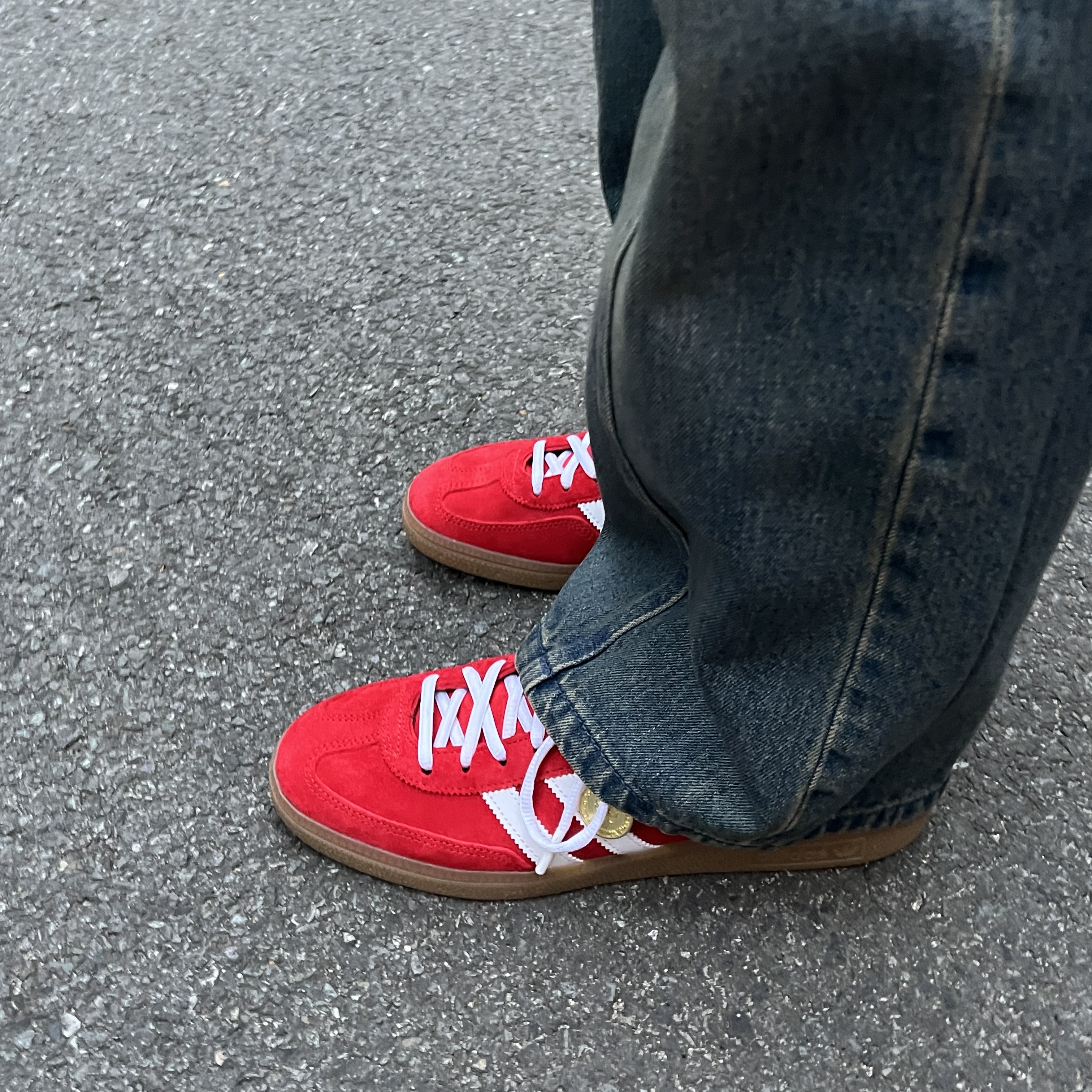 Adidas x Sporty & Rich Spezial Handball Collegiate Red Night Indigo 착용 스타일