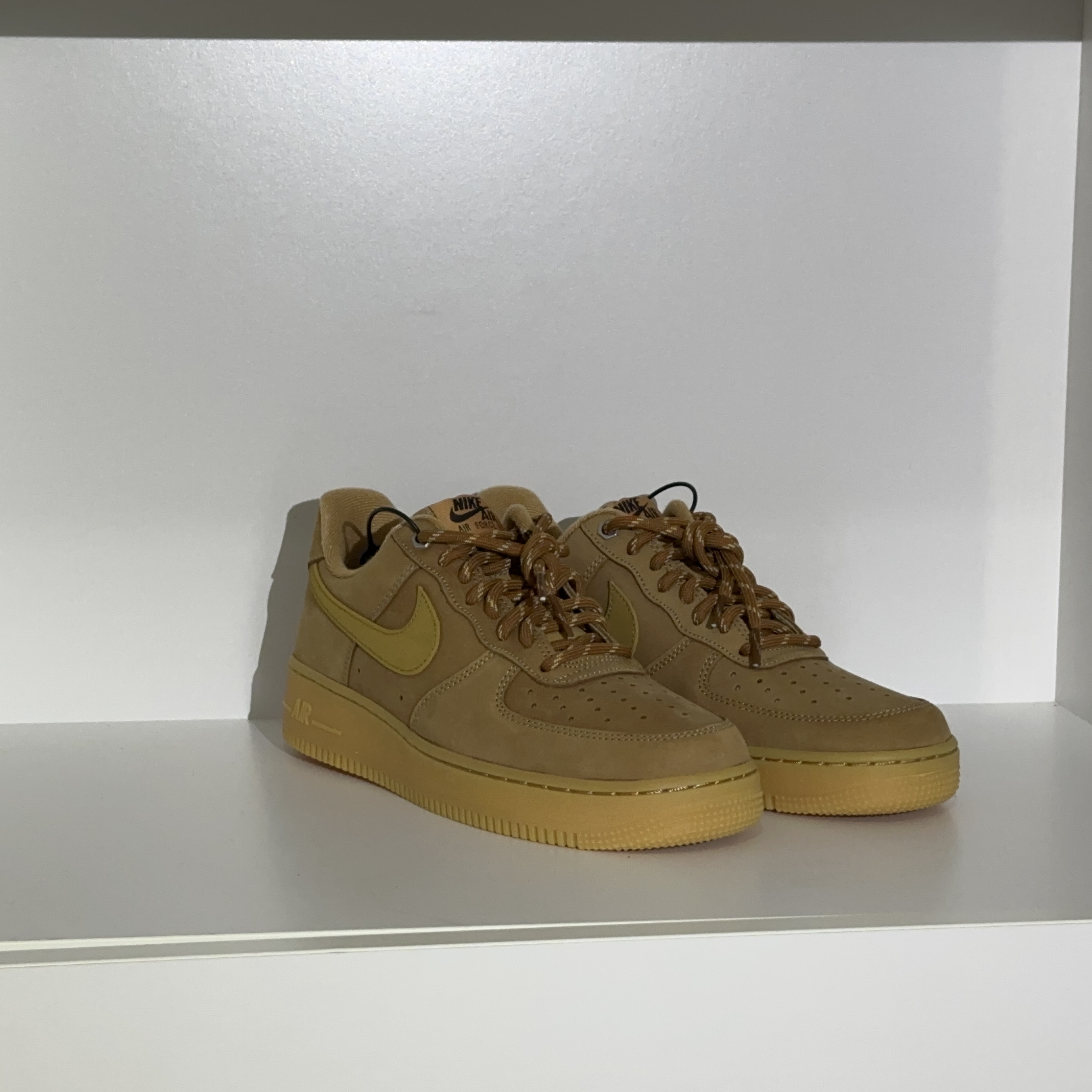 Nike Air Force 1 '07 WB Flax 착용 스타일 - 2
