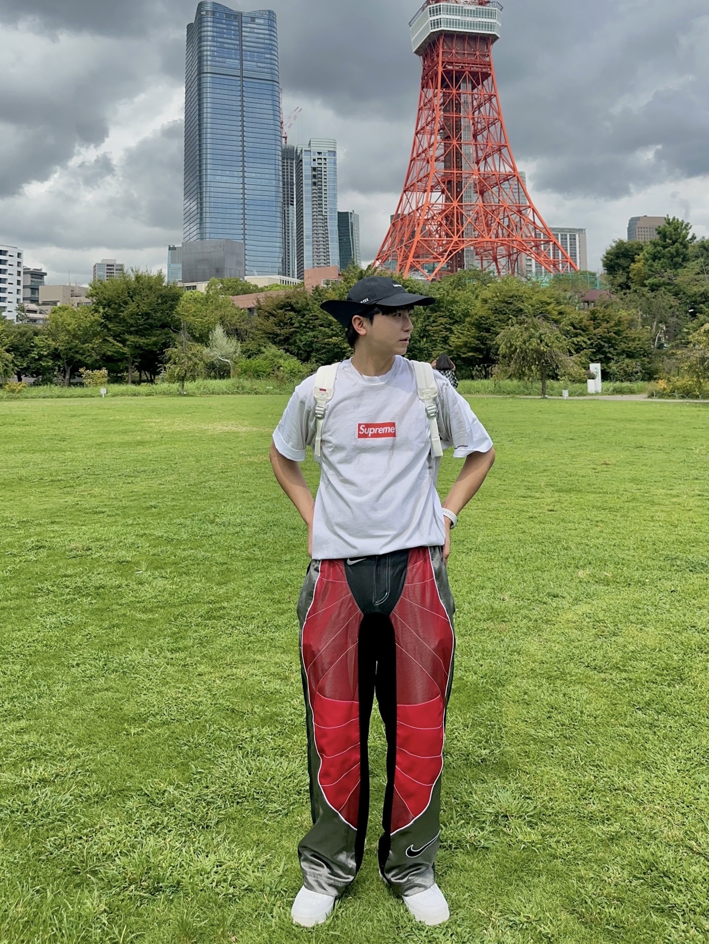 Supreme x MM6 Maison Margiela Box Logo T-Shirt White - 24SS, Nike x Cactus Plant Flea Market MX Rave Pants Red Grey Black - US/EU 착용 스타일 - 1