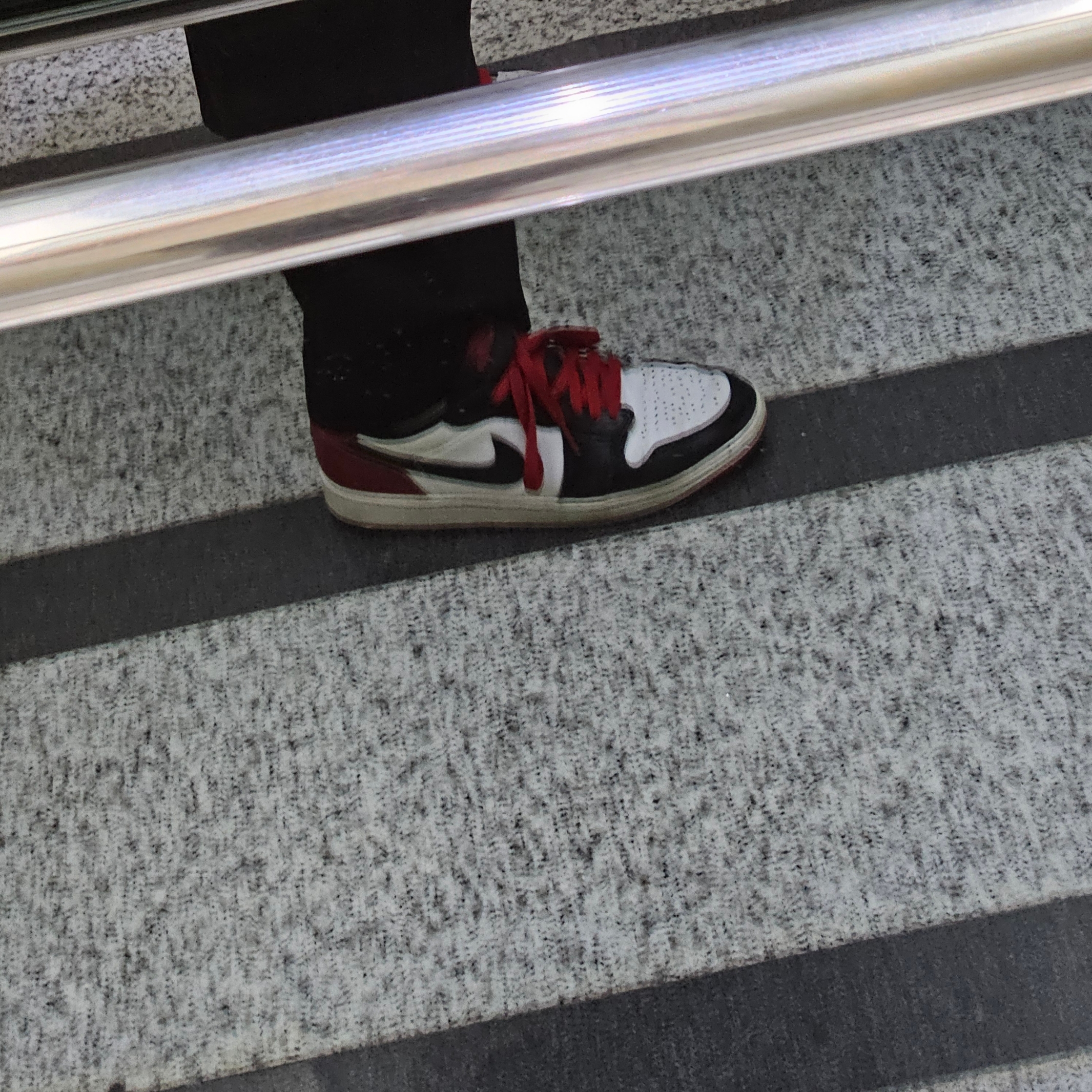 Jordan 1 Retro Low OG Black Toe 착용 스타일
