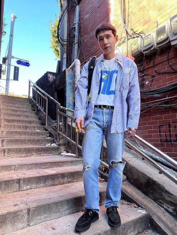 IAB Studio Worksout 20th Anniversary Work Shirt Blue Stripe, Human Made Stripe Oxford BD Shirt Blue 착용 스타일 - 4