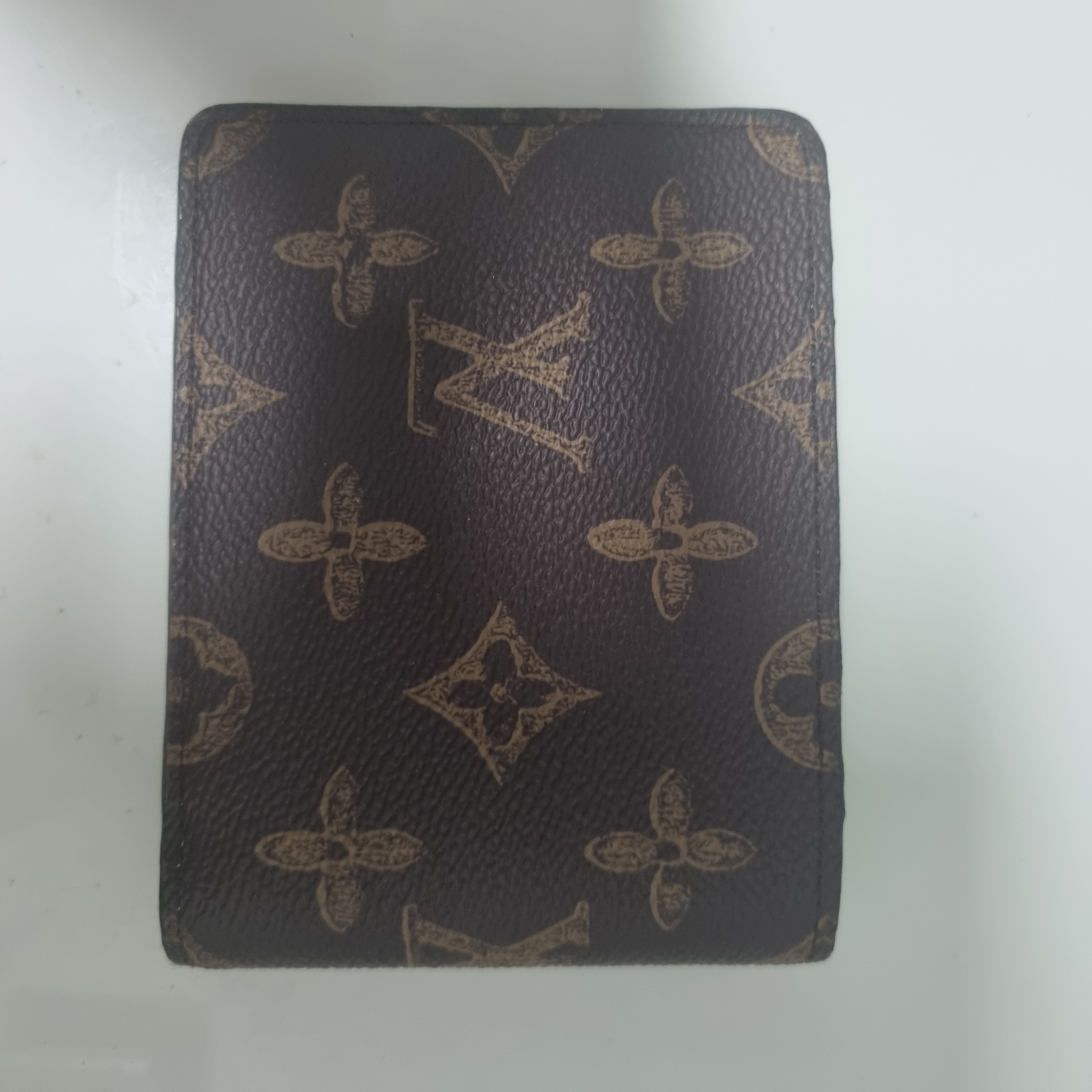 Louis Vuitton PF. Multiple Wallet Monogram 착용 스타일 - 2