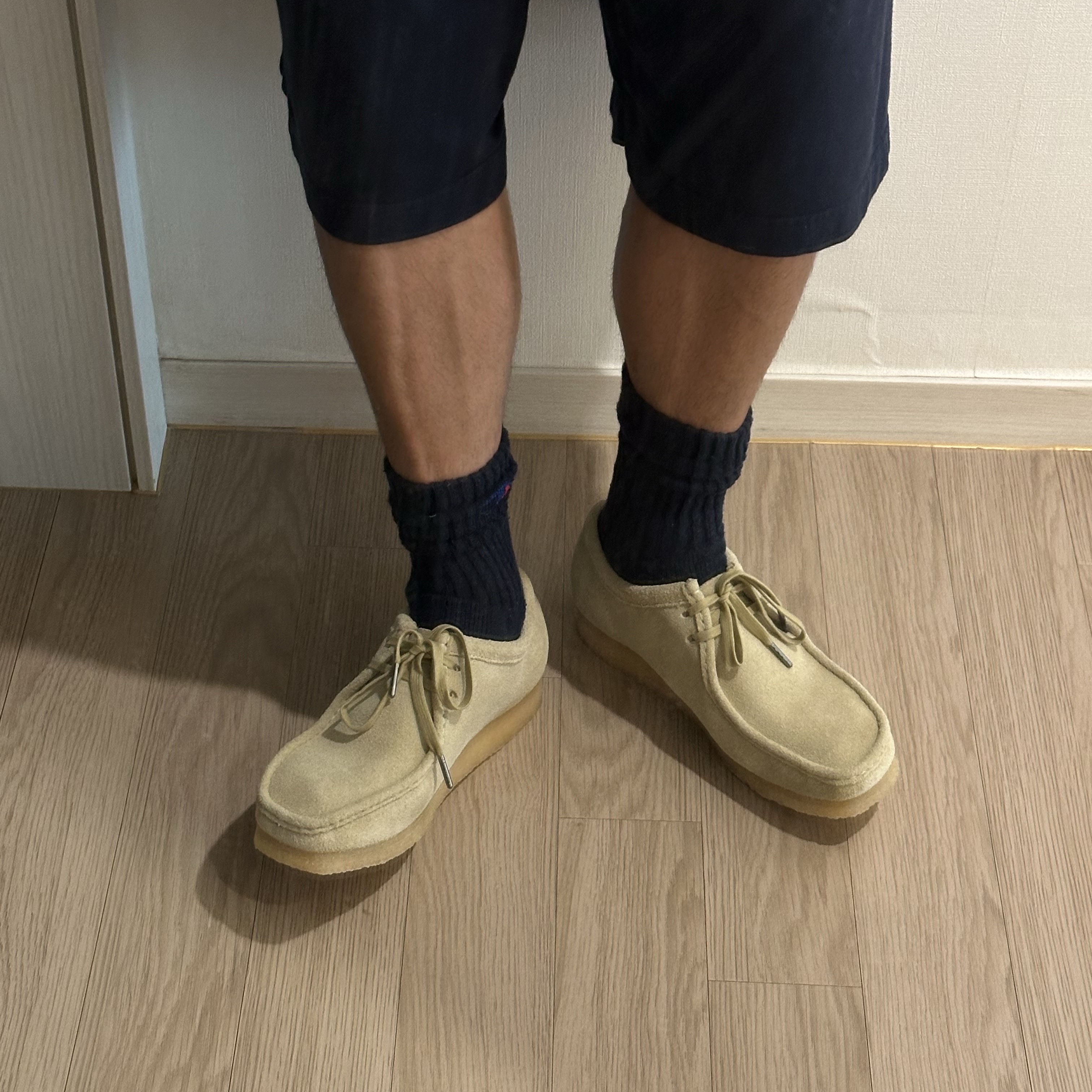 Clarks Wallabee Maple Suede 착용 스타일 - 2